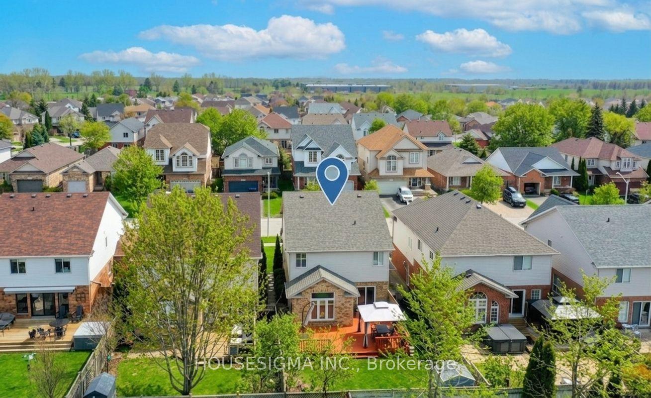 22 Highlands Crescent — photo 1