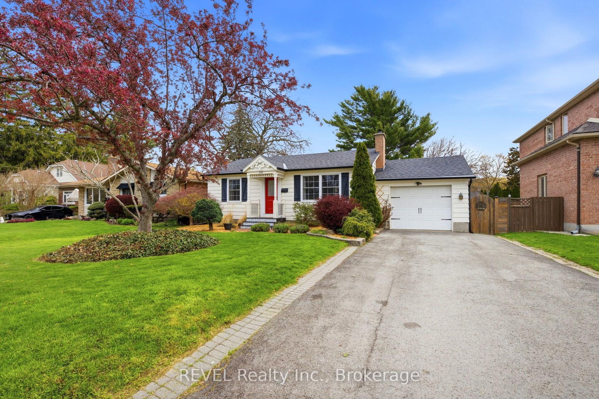 658 Geneva Street — photo 1