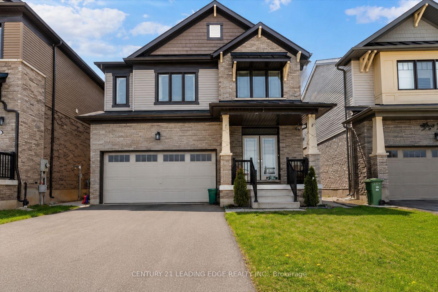 35 Royal Coachman Way — photo 1