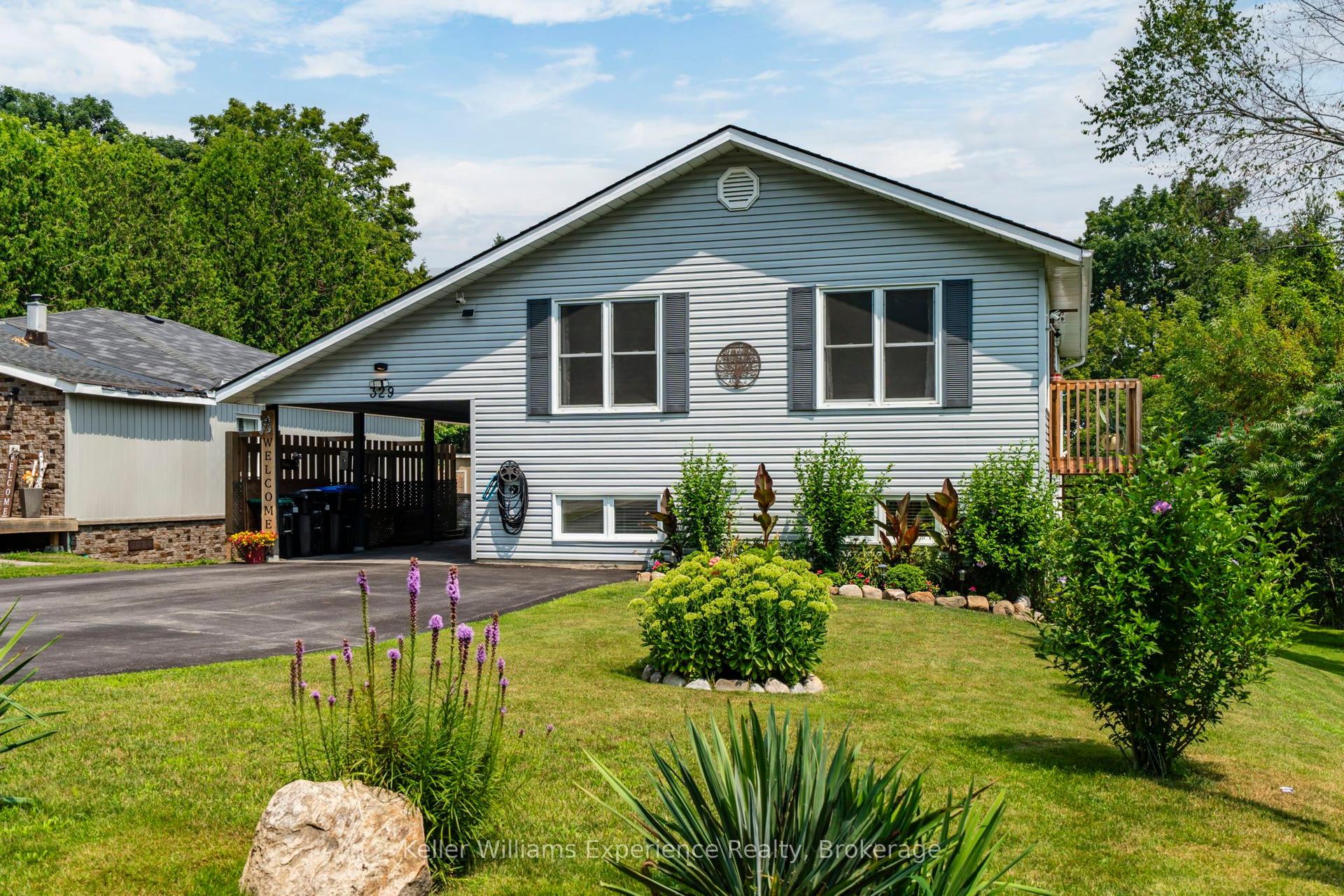 329 & 331 Browns Line — photo 1