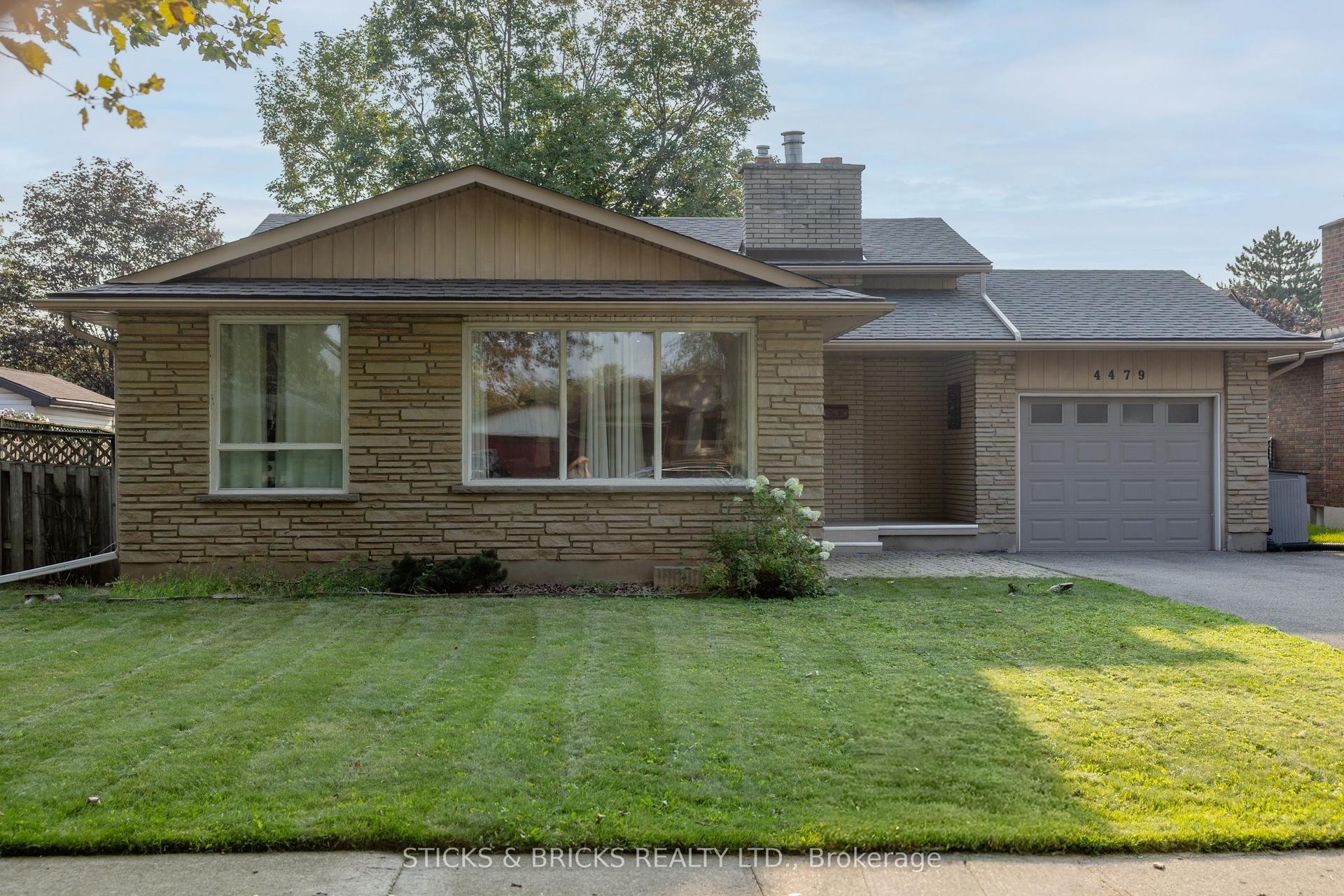 4479 Mitchell Avenue, Niagara Falls — Detached for sale, photo 1