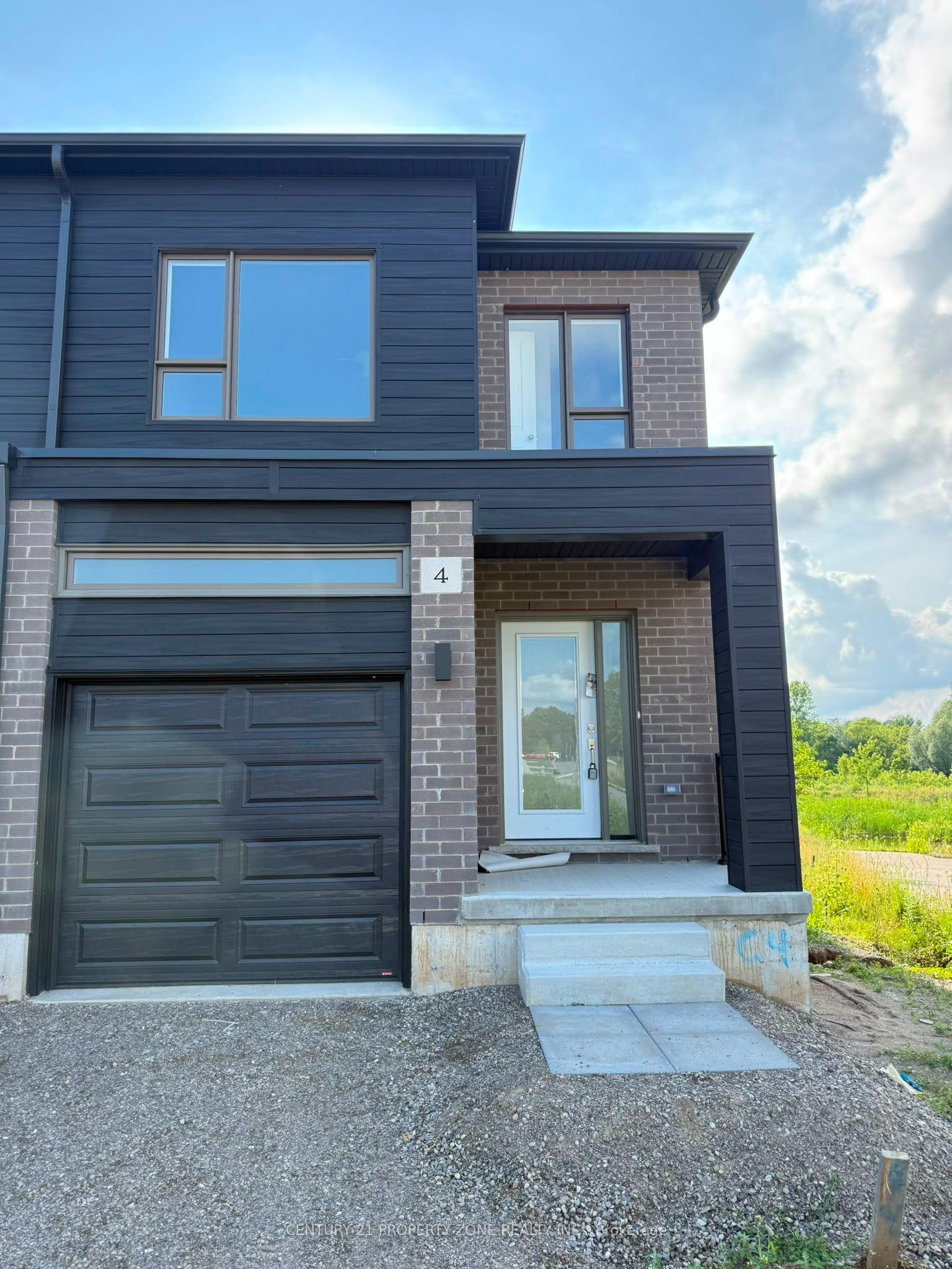 4 Red Oak Common, Cambridge — Townhouse for lease, photo 1