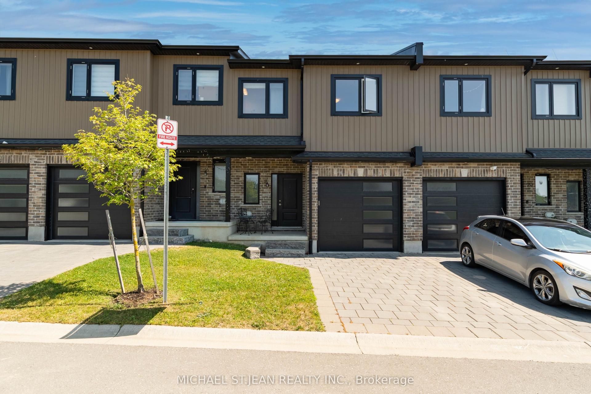 811 Sarnia Road 18 #18, London North — Condo Town for sale, photo 1