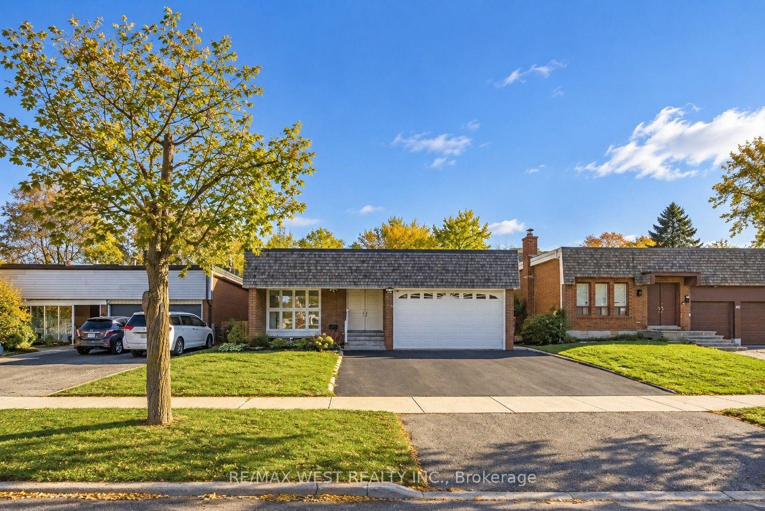 42 Masseygrove Crescent, Toronto — Detached for sale, photo 1