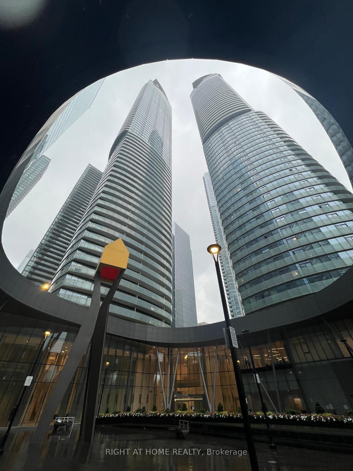 12 York Street 2503 #2503, Toronto — Condo for lease, photo 1