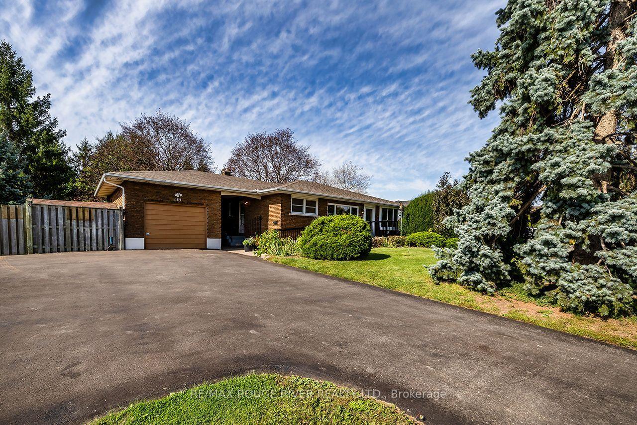 184 Garrard Road, Whitby — Detached for sale, photo 1