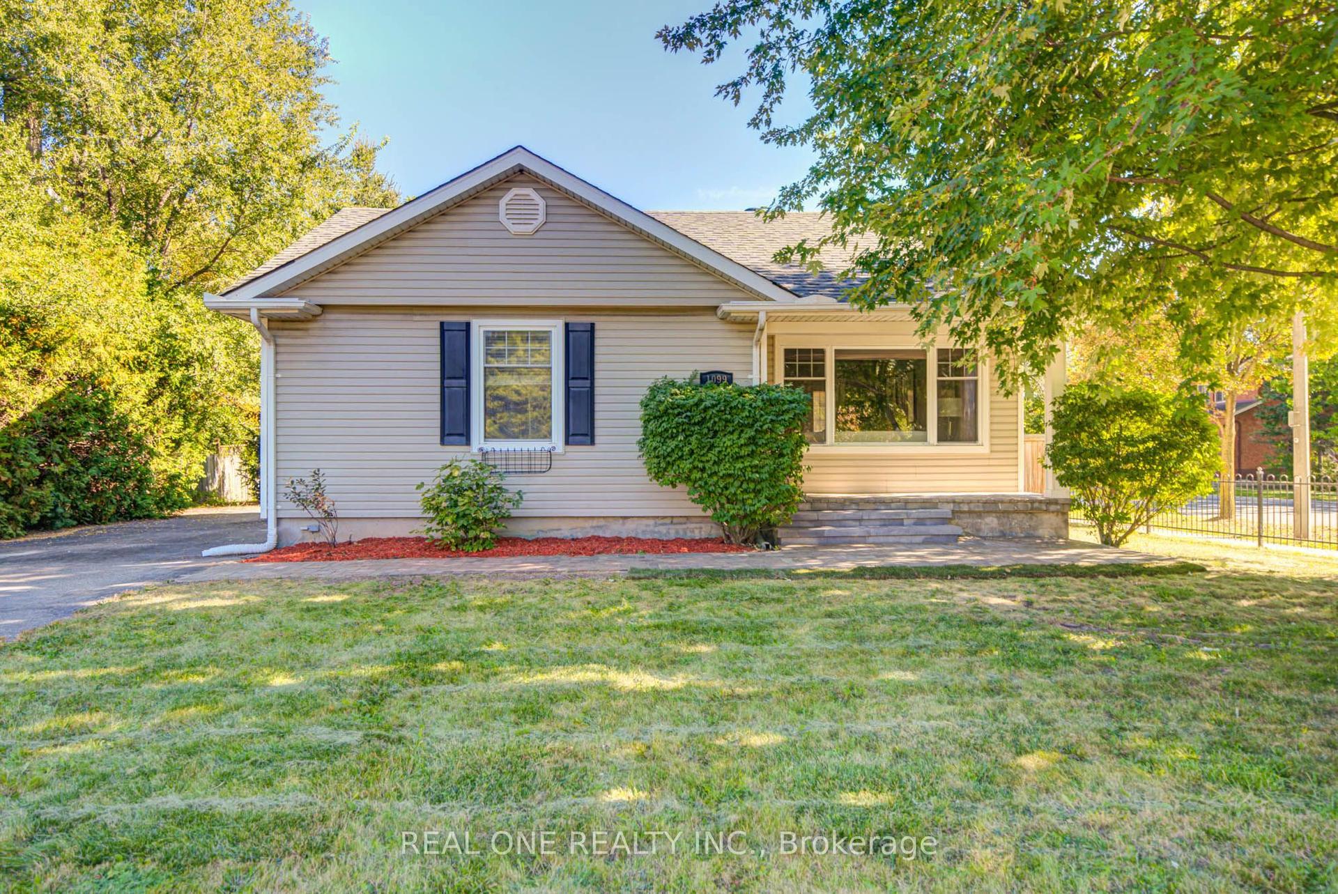 1099 Kent Avenue, Oakville — Detached for sale, photo 1