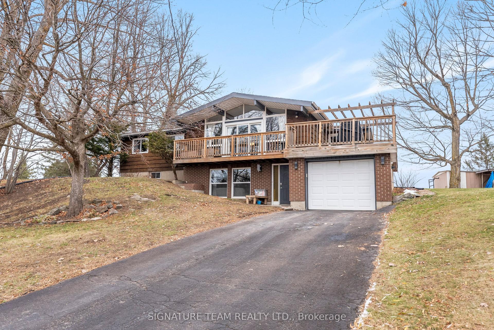 32 Hydro Bay Road — photo 1