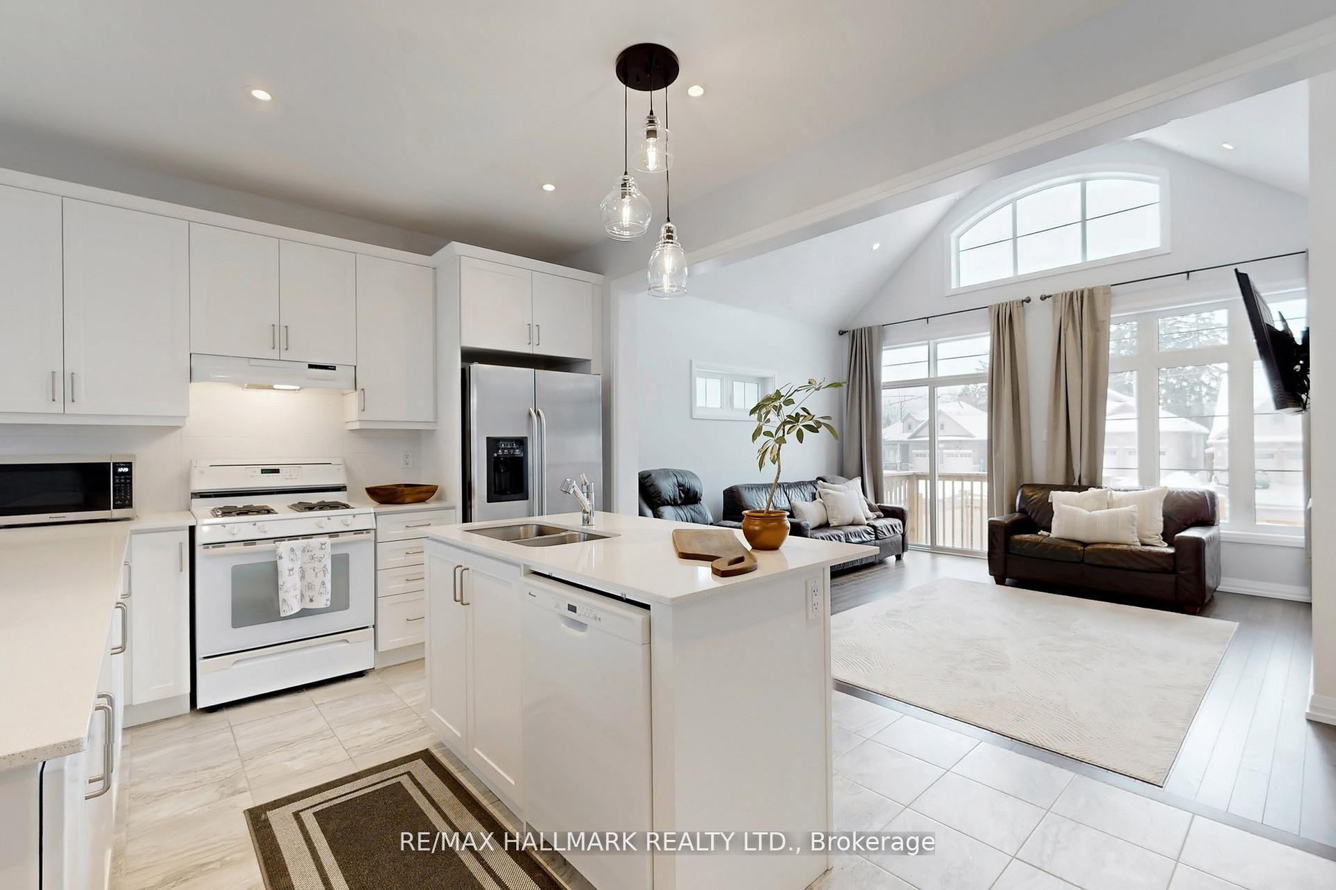 2 Holtby Court — photo 1