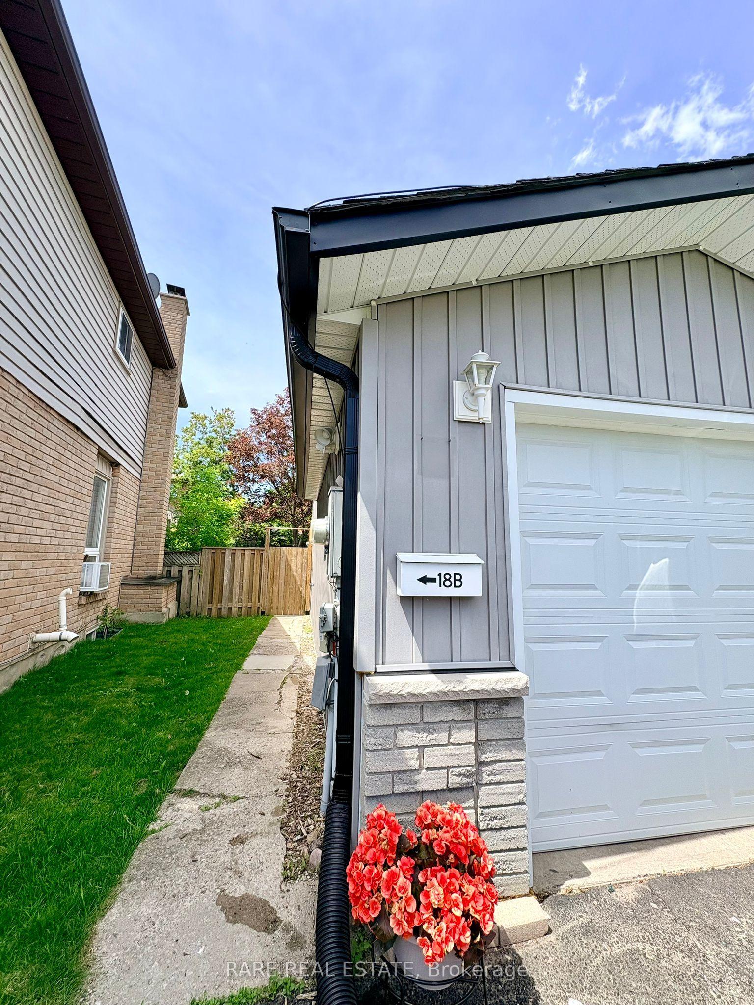 18 Ridgeway Avenue 18 B - LOWER #18 B - LOWER — photo 1