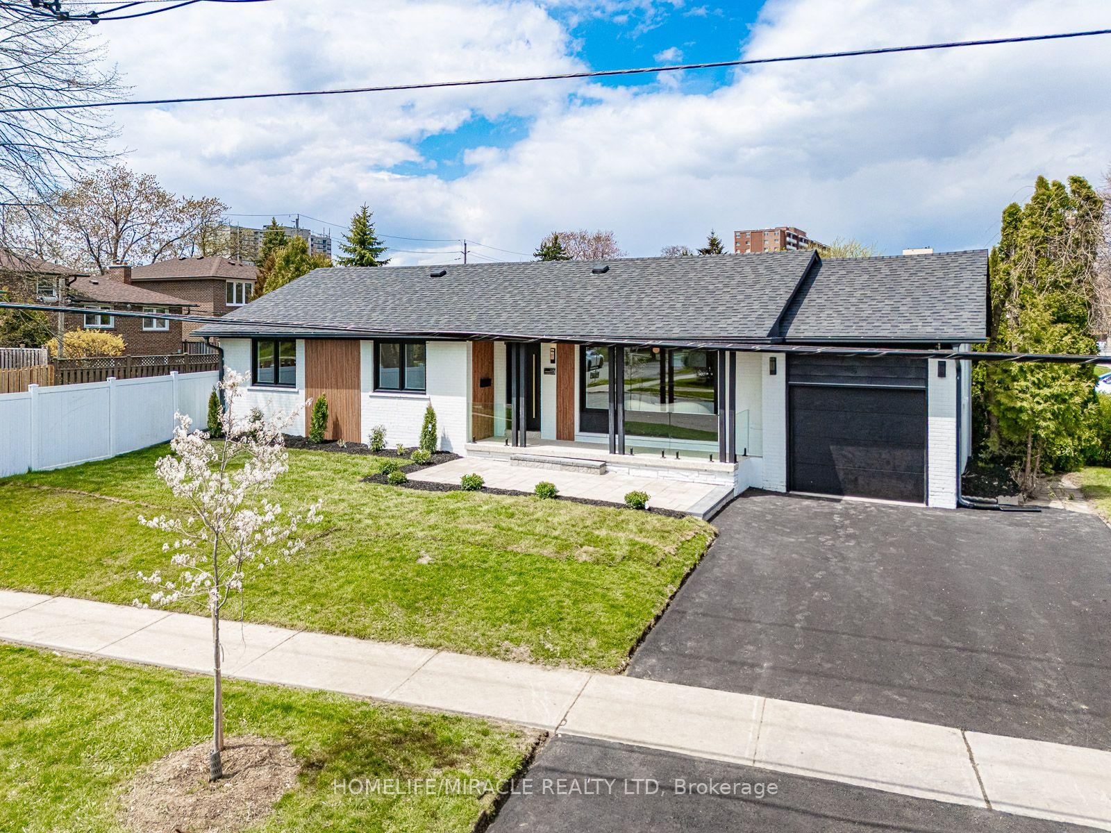 158 Cass Avenue — photo 1