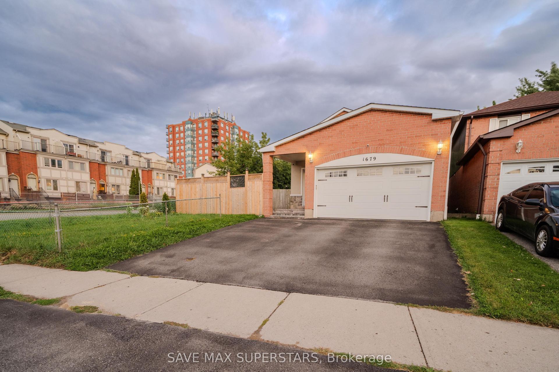 1679 Portland Court, Pickering — Detached for lease, photo 1