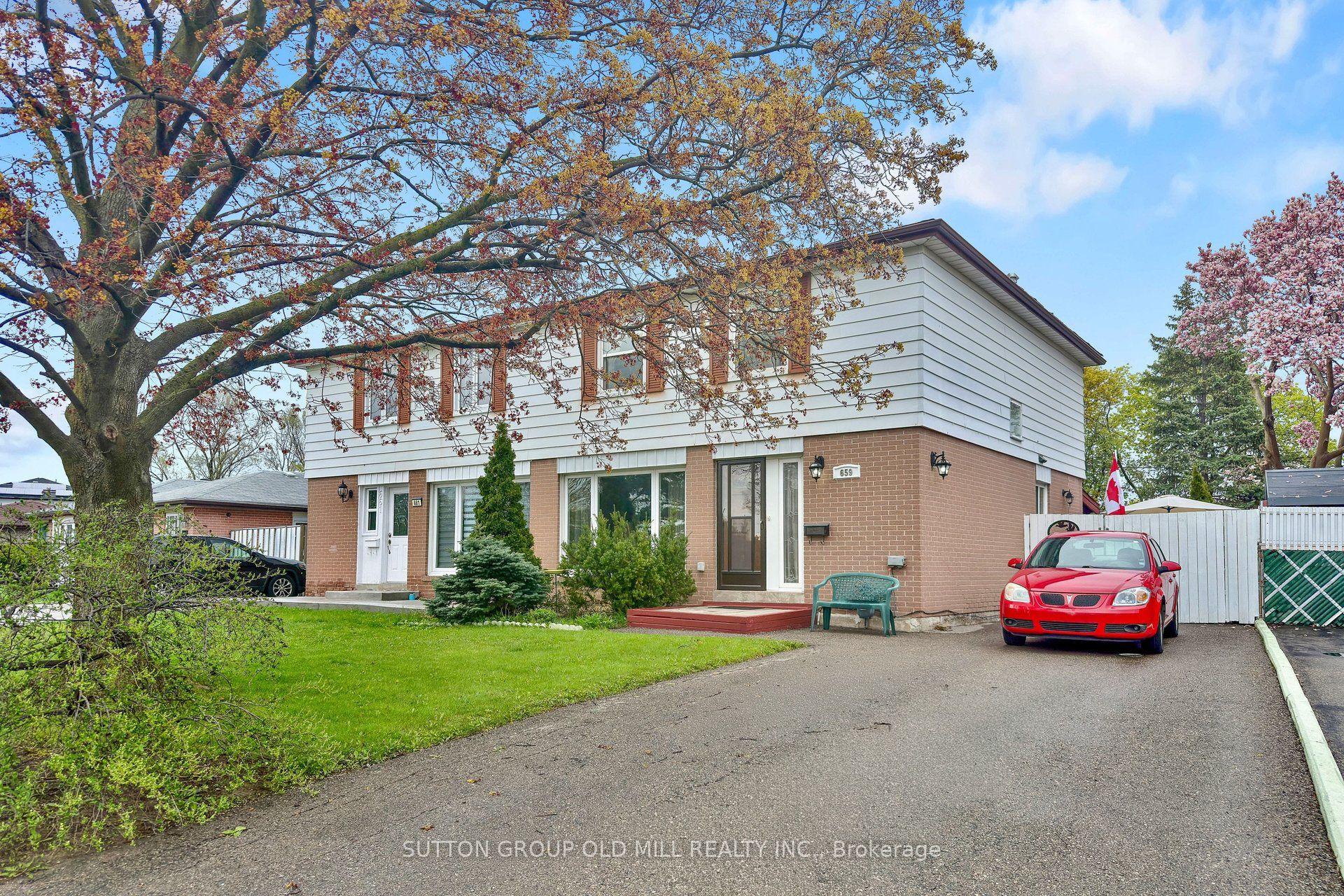 659 Balmoral Drive — photo 1