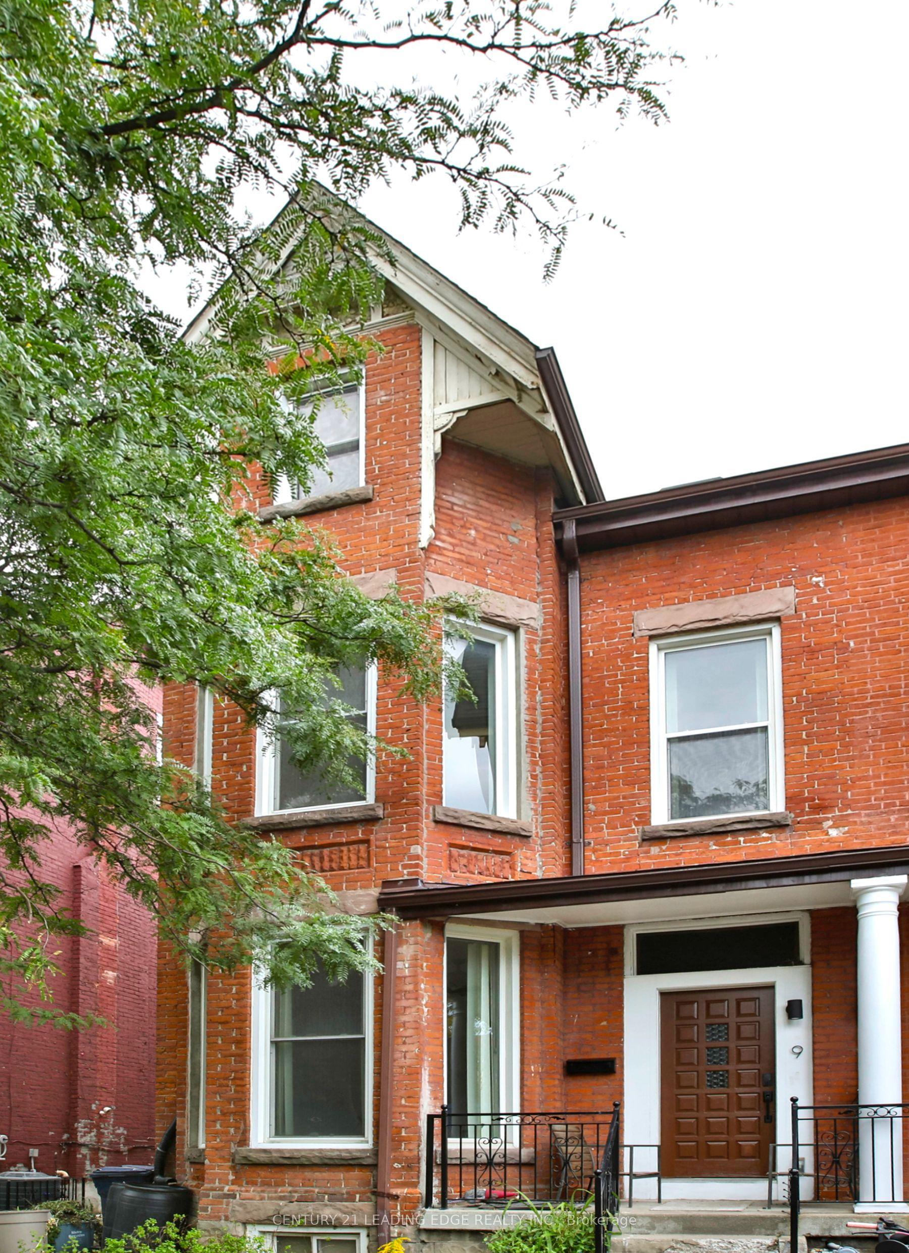 9 Borden Street, Toronto — Multiplex for sale, photo 1