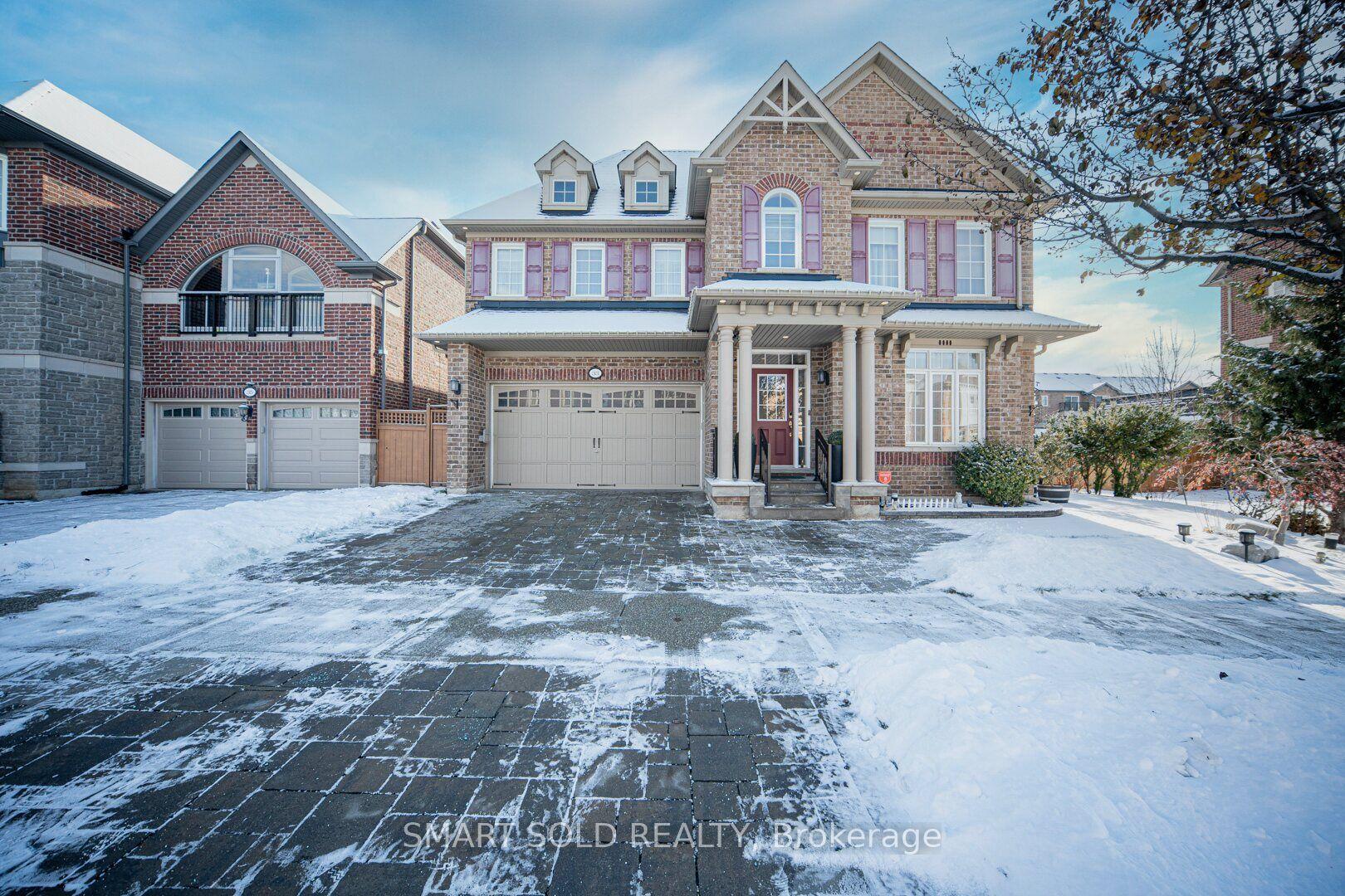 33 Earnshaw Drive — photo 1