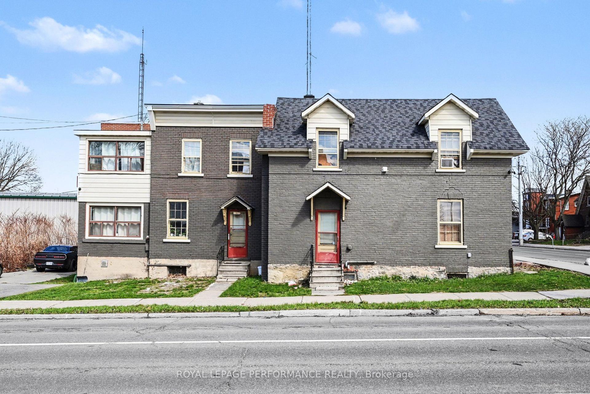 402 Pitt Street — photo 1