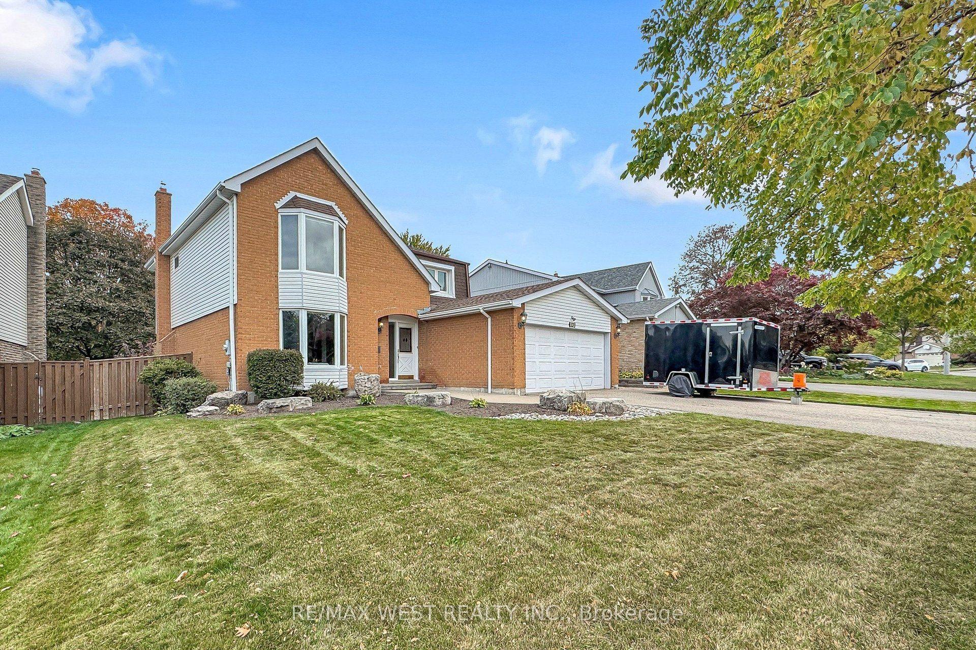 13 Mansfield Street, Brampton — Detached for sale, photo 1