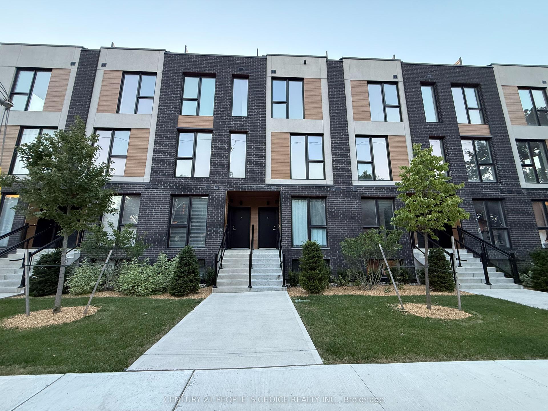 180 Clonmore Drive S 8 BLK F #8 BLK F, Toronto — Condo Town for lease, photo 1