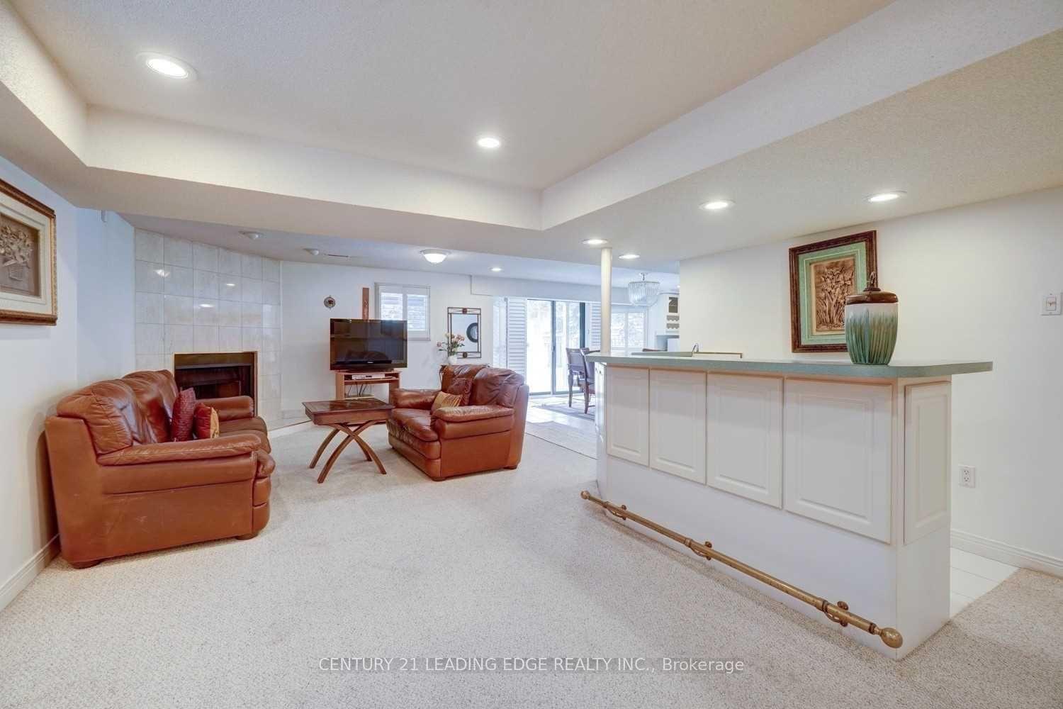 1374 Heritage Way Lower #Lower, Oakville — Detached for lease, photo 1