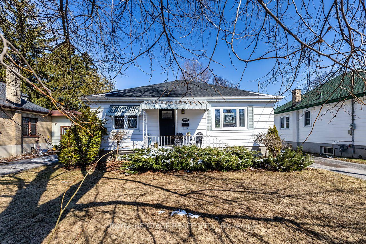 250 King George Street — photo 1