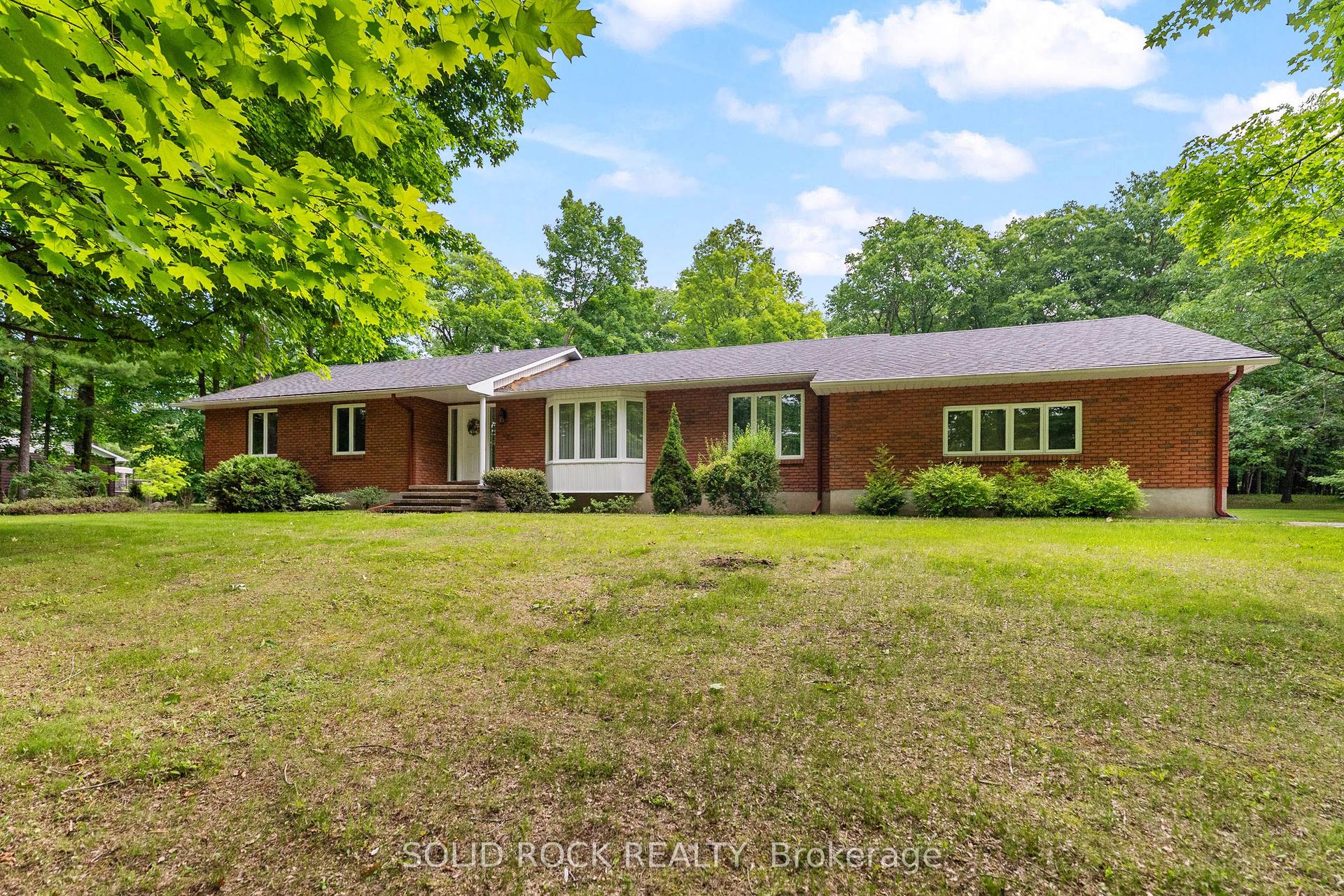89 Woodridge Court — photo 1