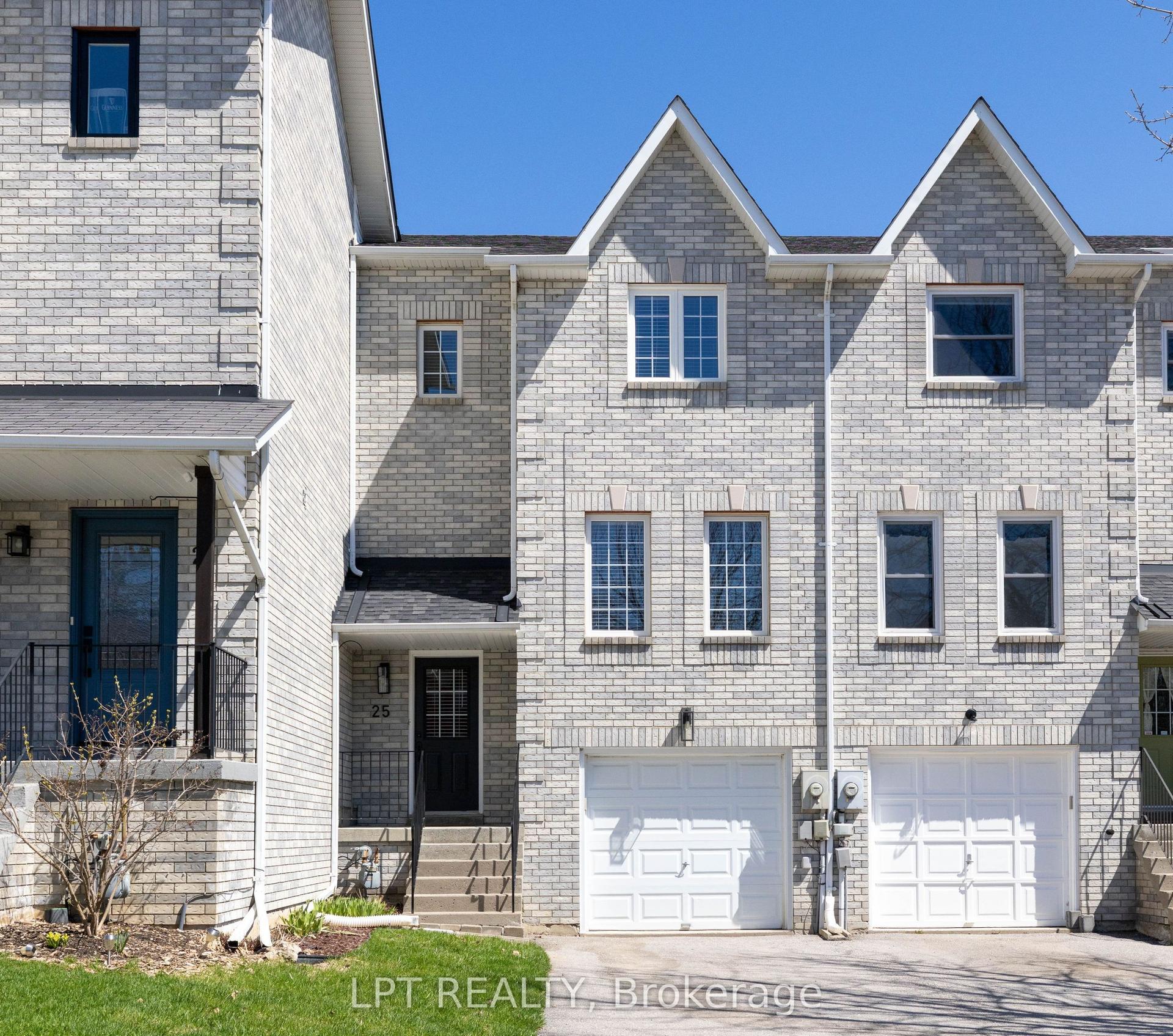 25 Hattie Court — photo 1