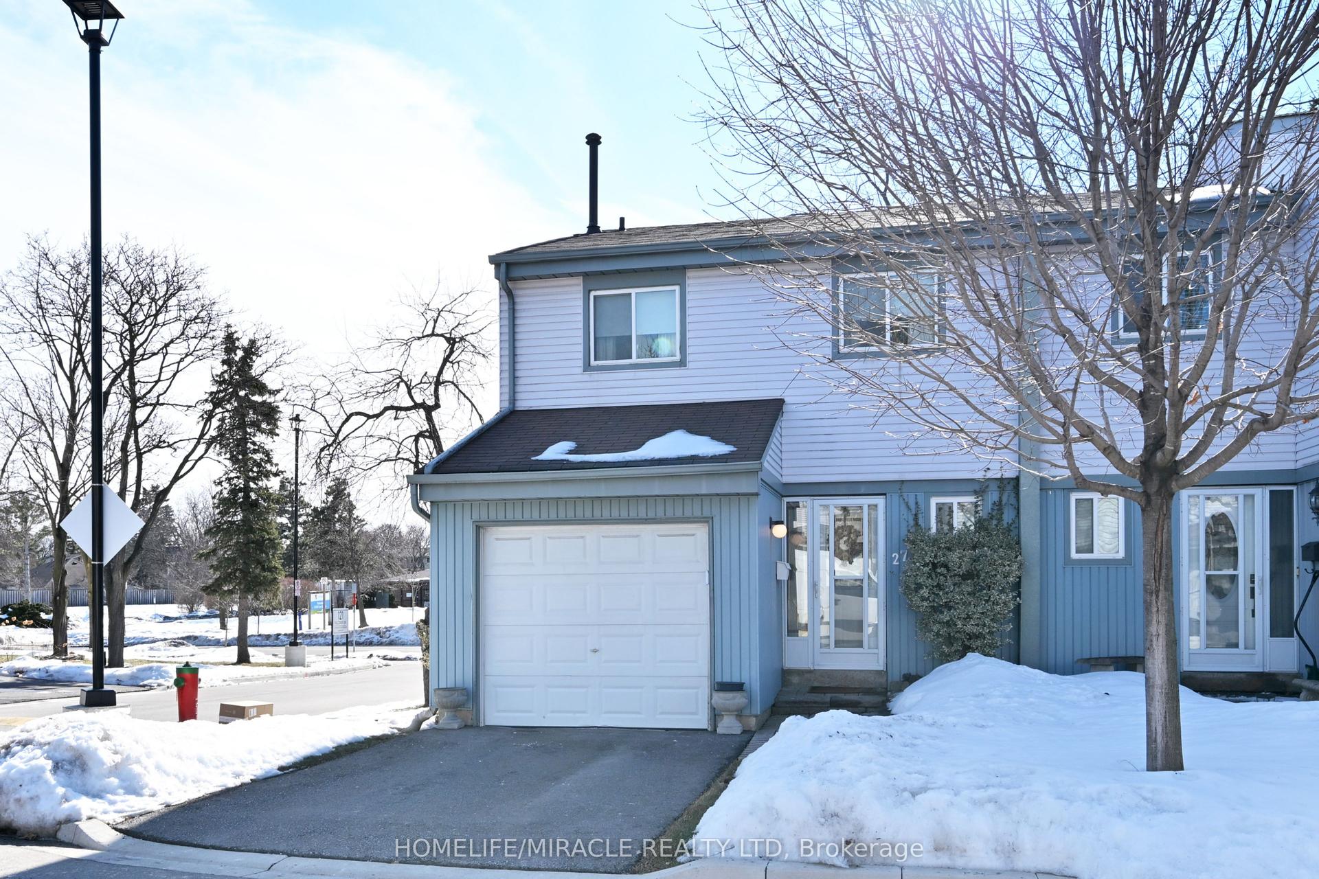 121 Falconer Drive 27 #27, Mississauga — Condo Town for sale, photo 1