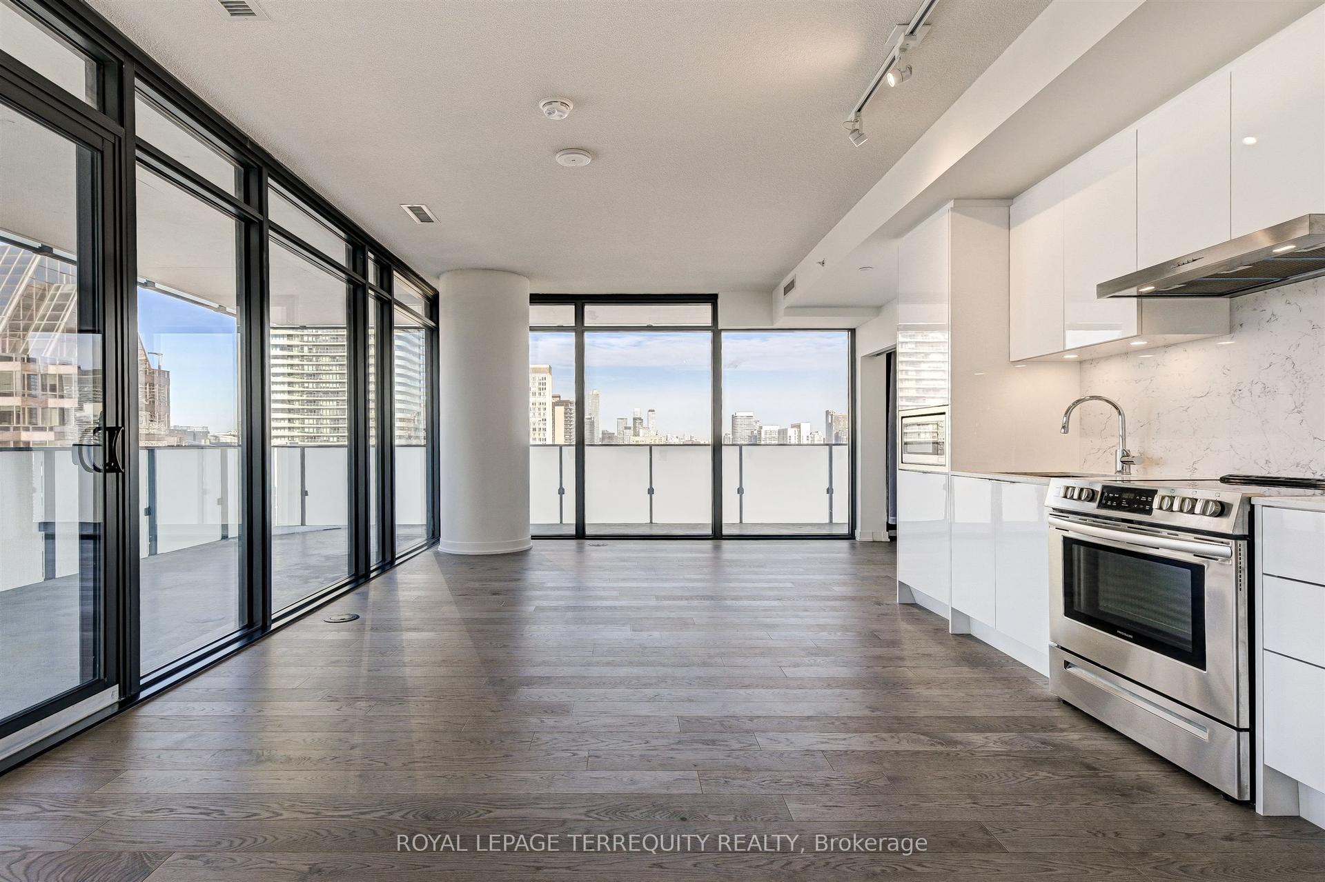 25 Richmond Street E 2911 #2911, Toronto — Condo for lease, photo 1