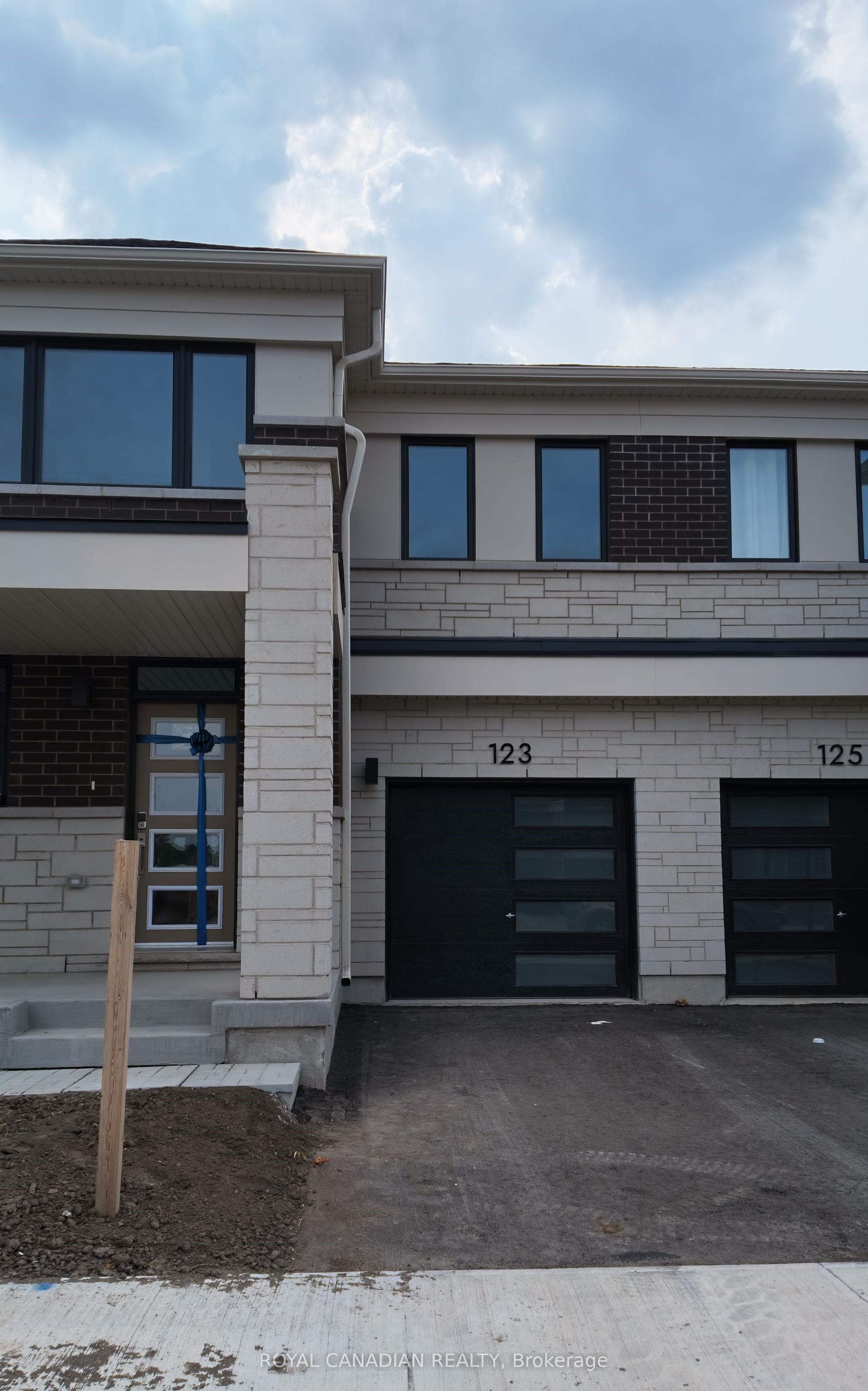 123 Vinewood Crescent, Barrie — Townhouse for lease, photo 1
