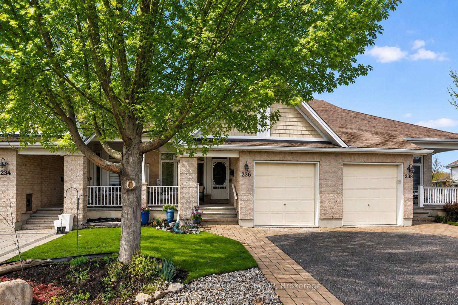 236 Bulrush Crescent, Blossom Park - Airport and Area — Townhouse for sale, photo 1