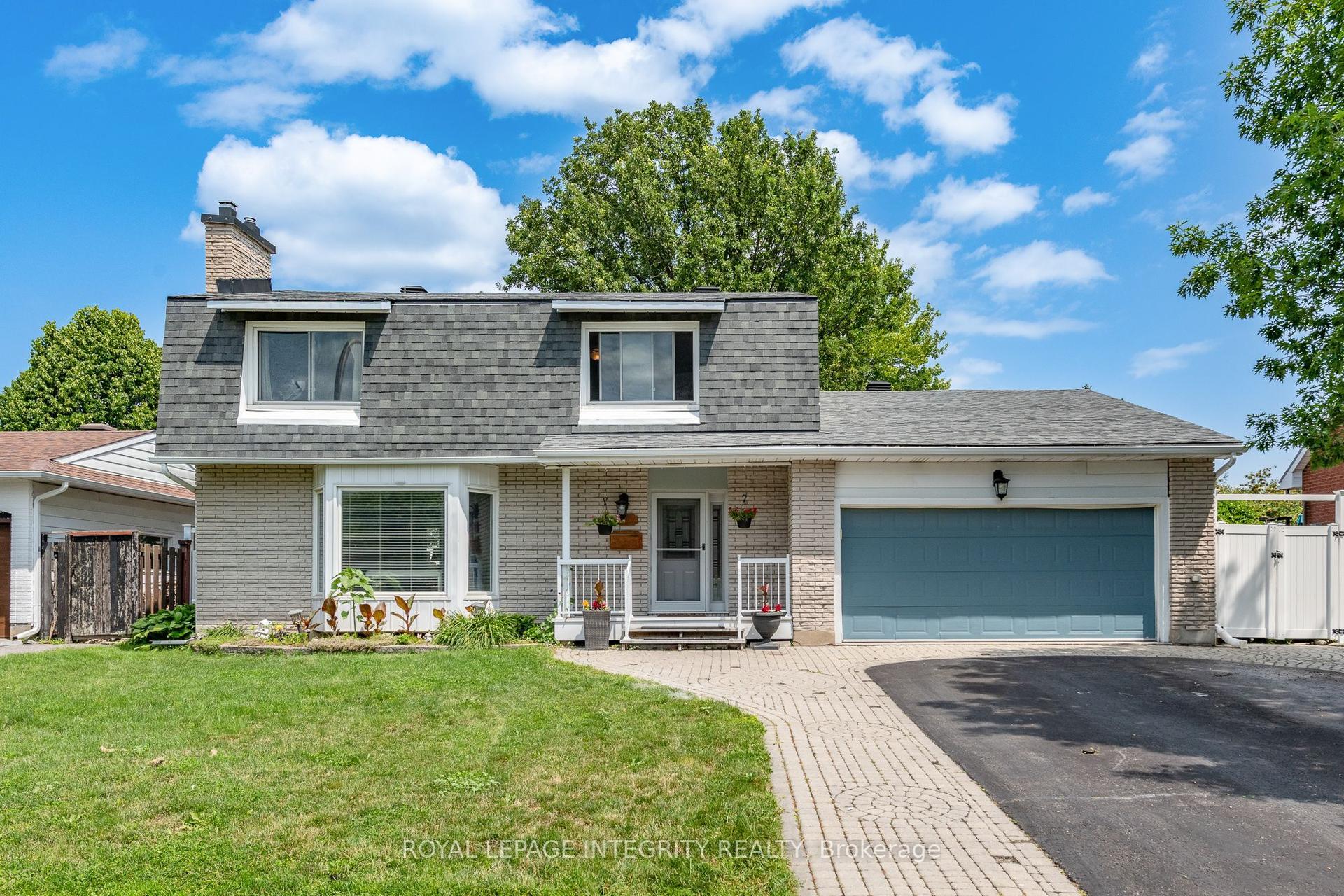 95 Mcclellan Road, South of Baseline to Knoxdale — Detached for sale, photo 1