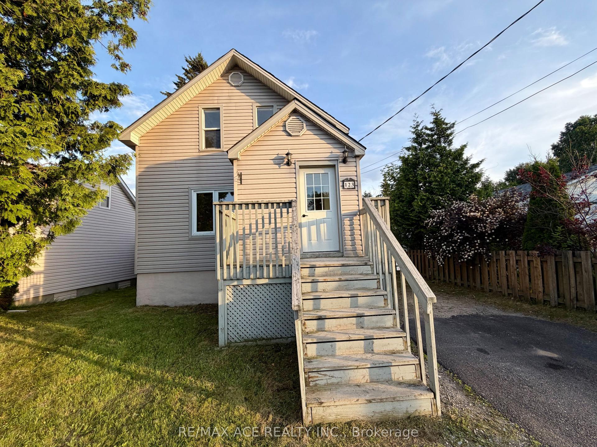 123 Oakwood Avenue, North Bay — Detached for sale, photo 1