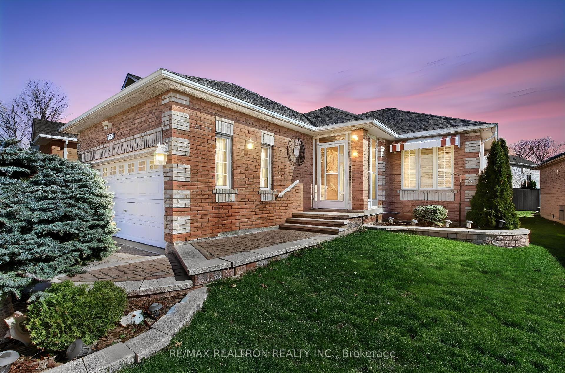 2003 Webster Boulevard N — photo 1