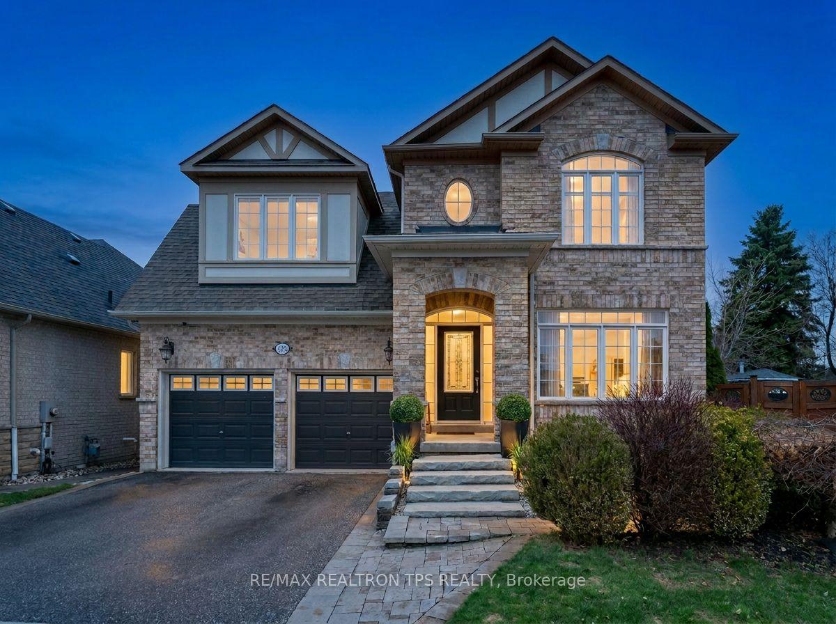 555 Kingsfield Loop, Oshawa — Detached for sale, photo 1