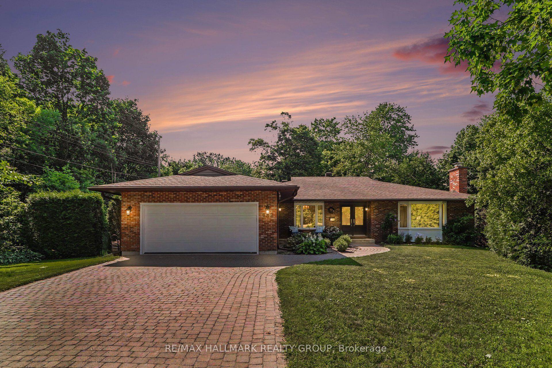 682 Kama Place, Beacon Hill North - South and Area — Detached for sale, photo 1
