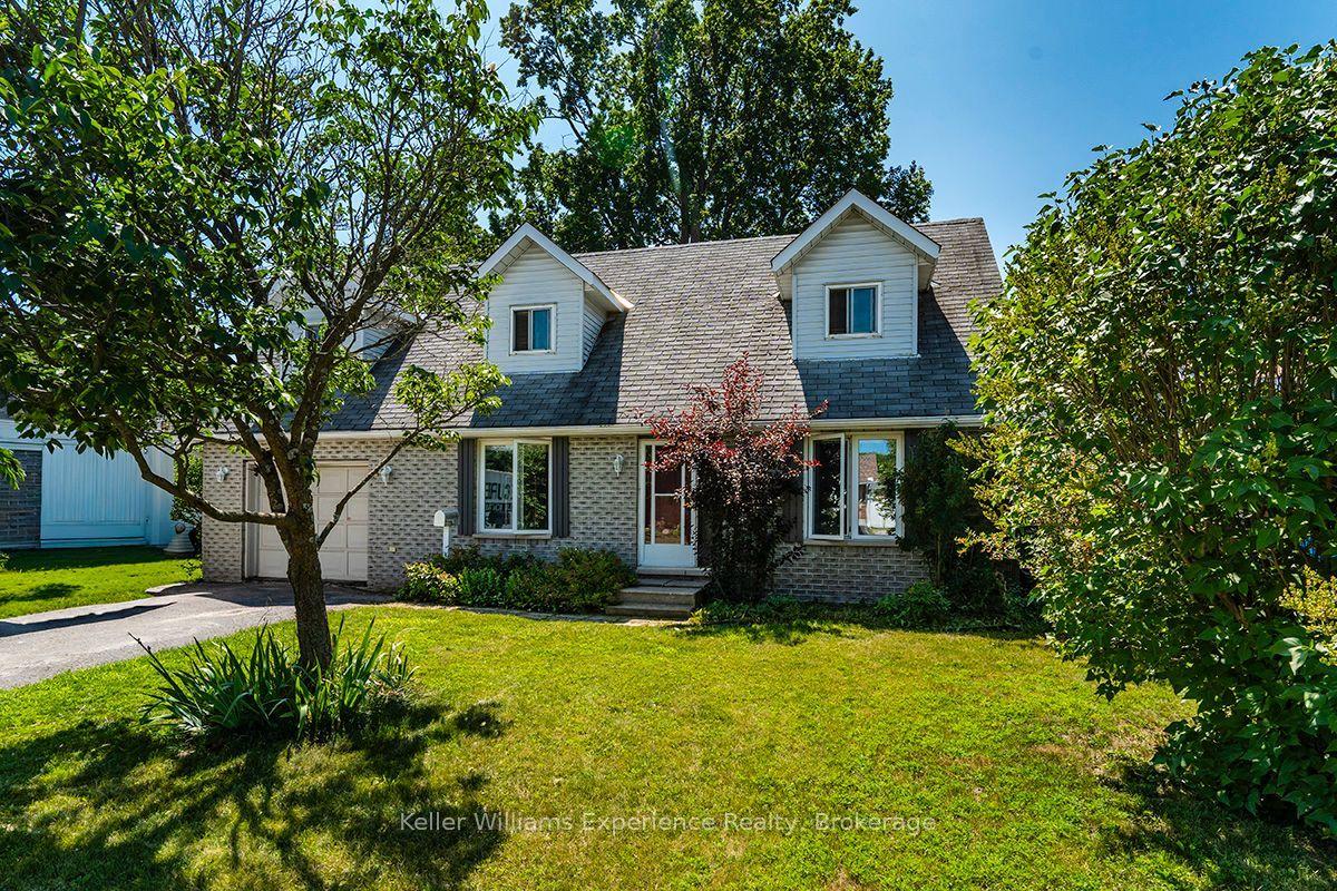 4 Dunlop Street, Penetanguishene — Detached for sale, photo 1