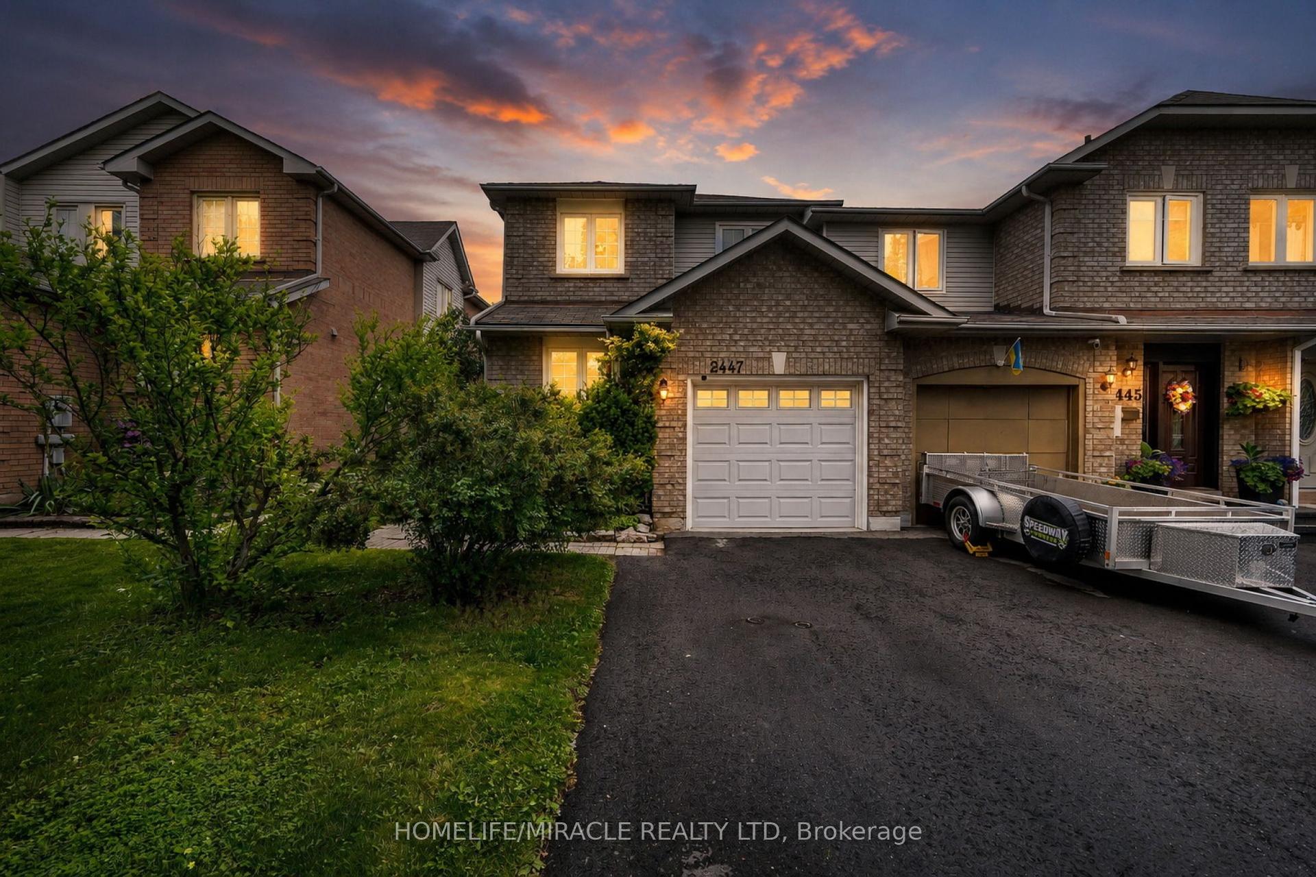 2447 New Wood Drive, Oakville — Townhouse for sale, photo 1