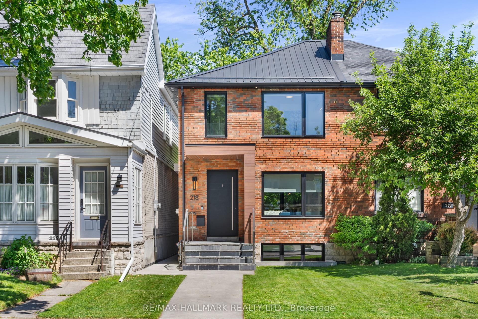 218 Woburn Avenue — photo 1