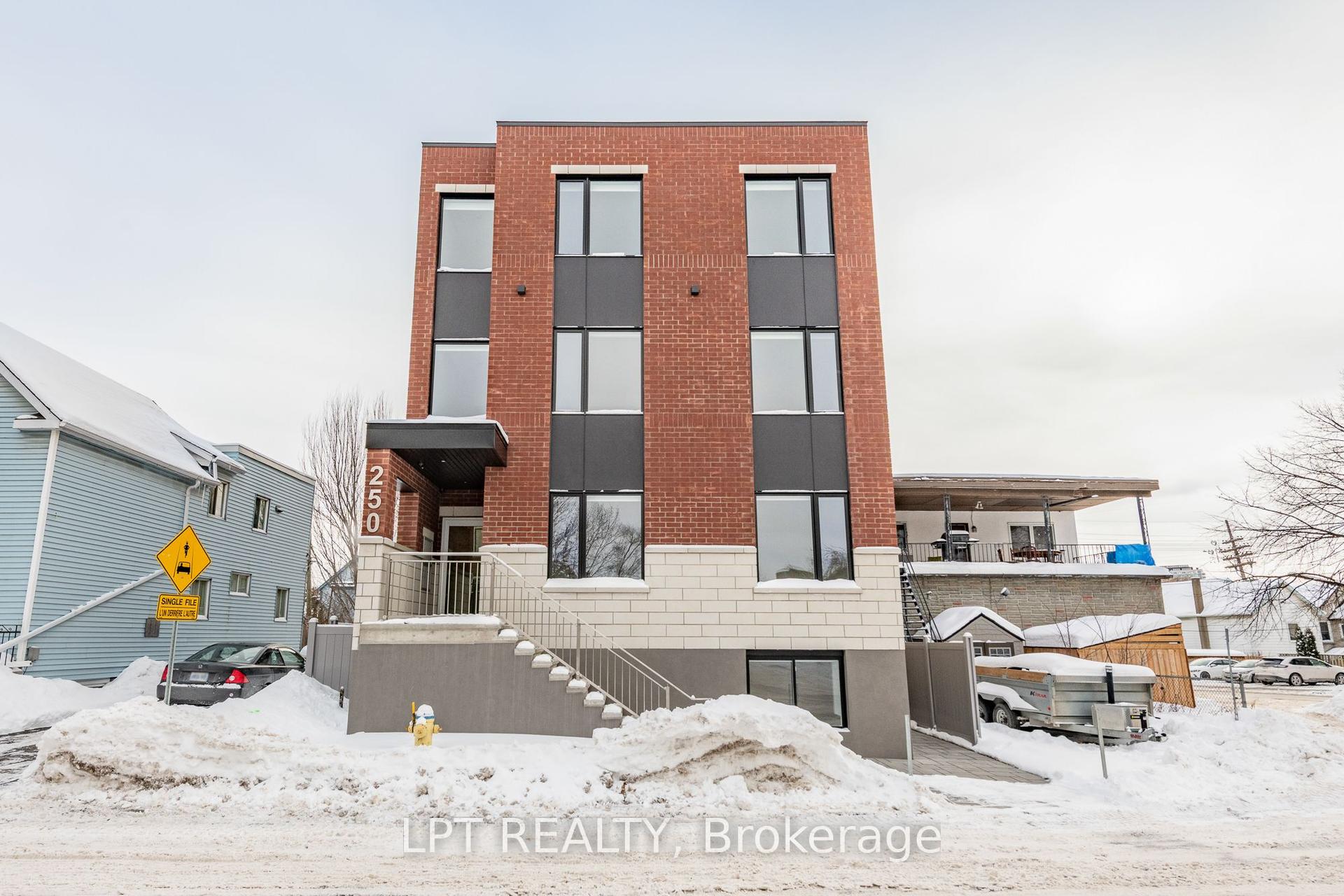 250 Shakespeare Street 4 #4 — photo 1