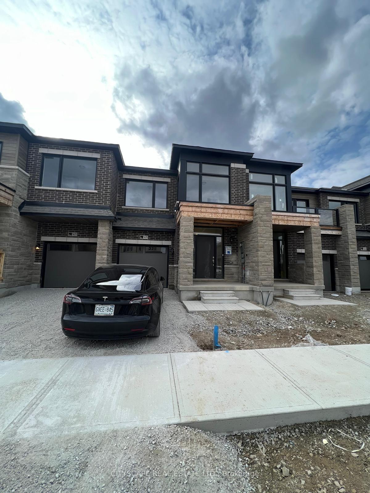 1470 Rose Way, Milton — Townhouse for lease, photo 1