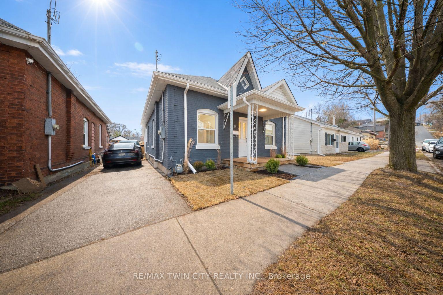 8 Main Street — photo 1