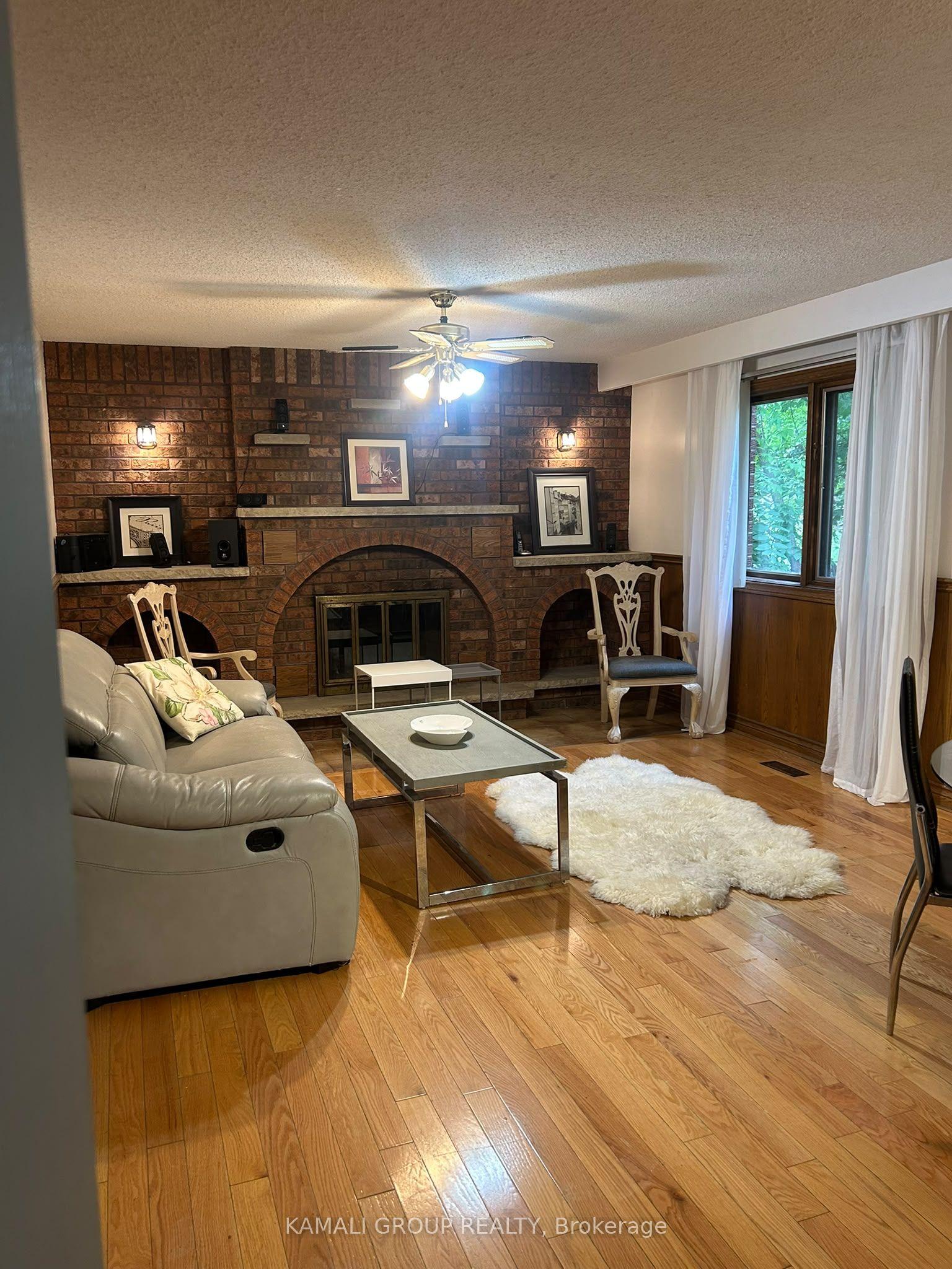 201 Carrville Road, Richmond Hill — Detached for lease, photo 1