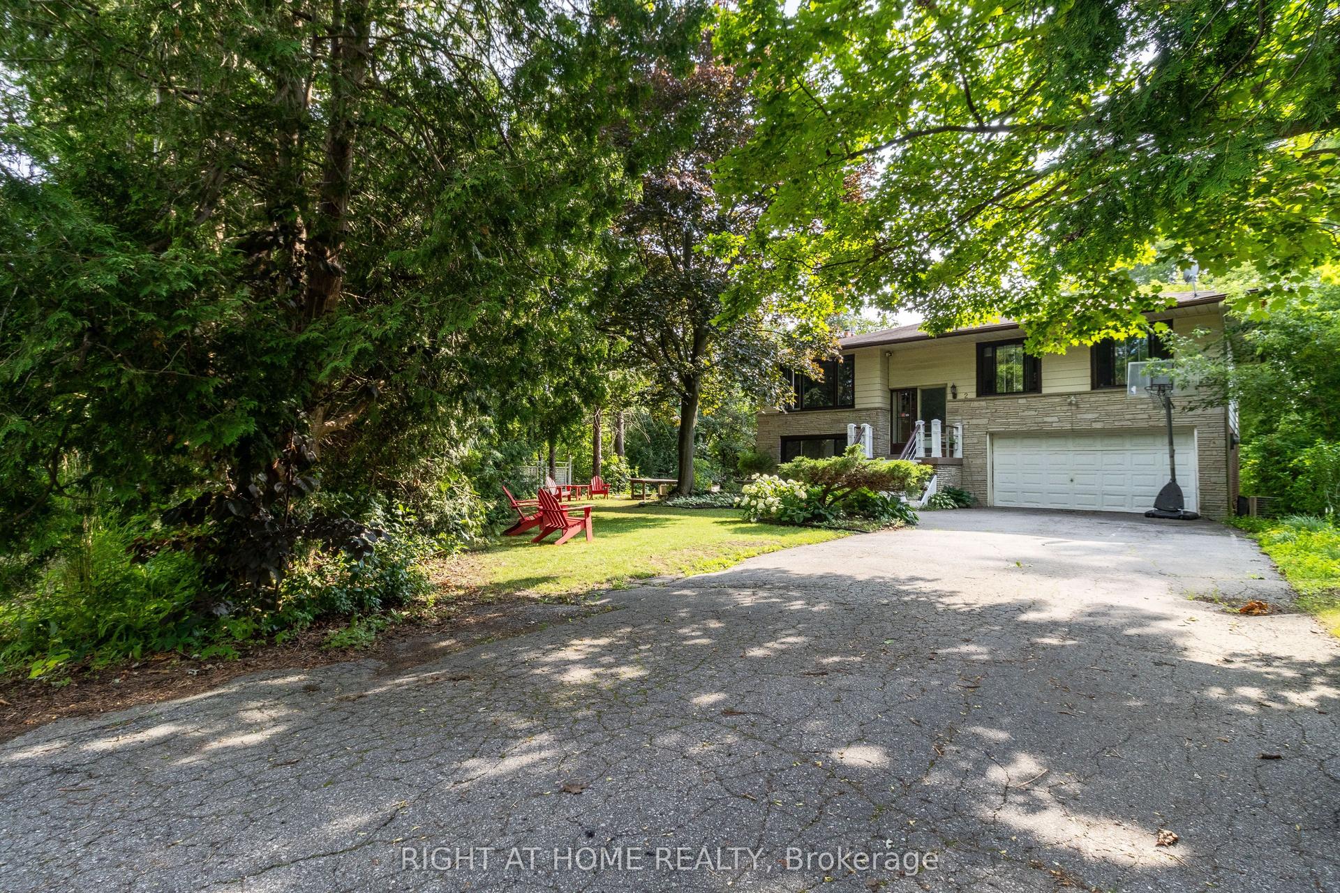2 Cedarview Drive, Toronto — Detached for sale, photo 1