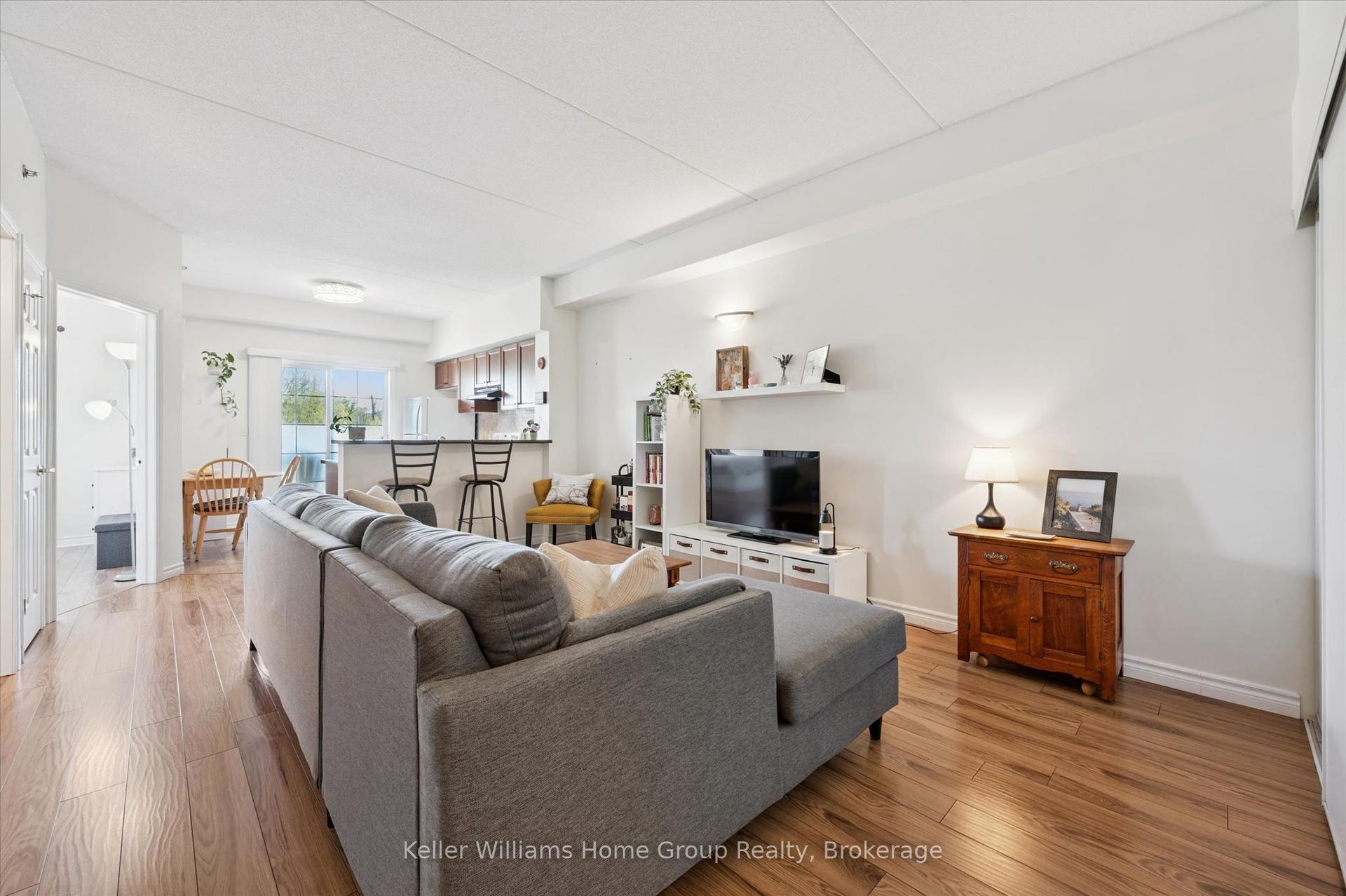 308 Watson Parkway N 114 #114, Guelph — Condo for sale, photo 1