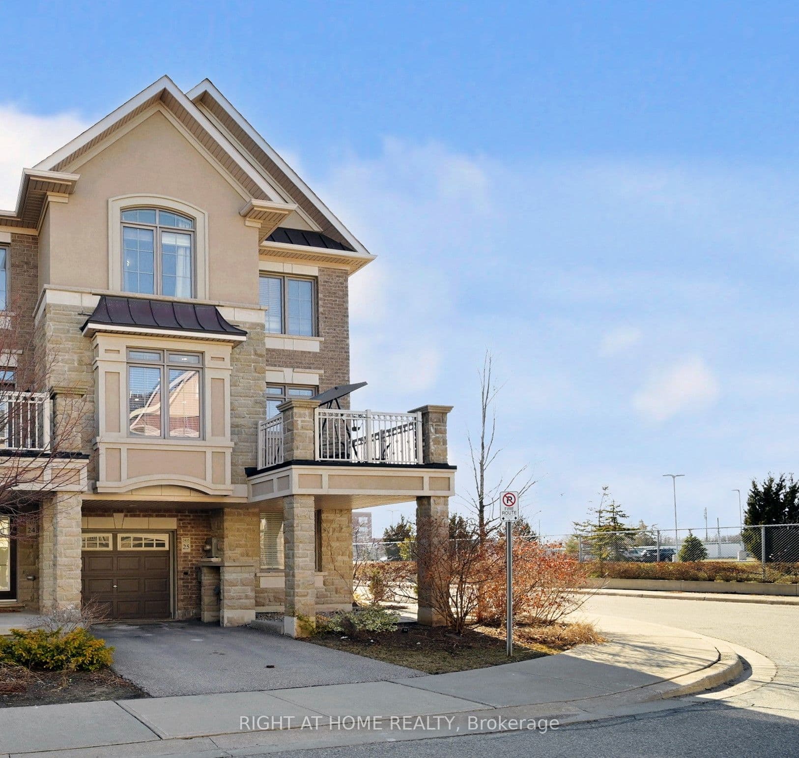 2435 Greenwich Dr Drive 25 #25 — photo 1