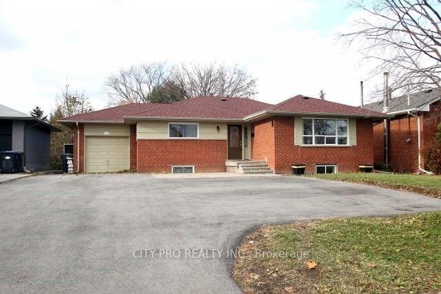 1925 Britannia Road W — photo 1