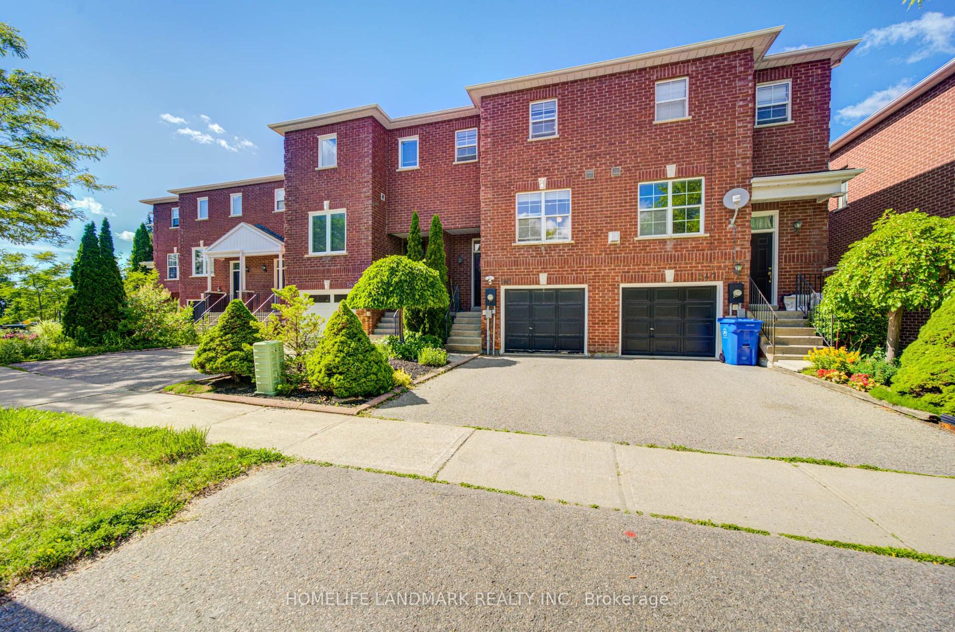 545 Bondi Avenue, Newmarket — Townhouse for sale, photo 1