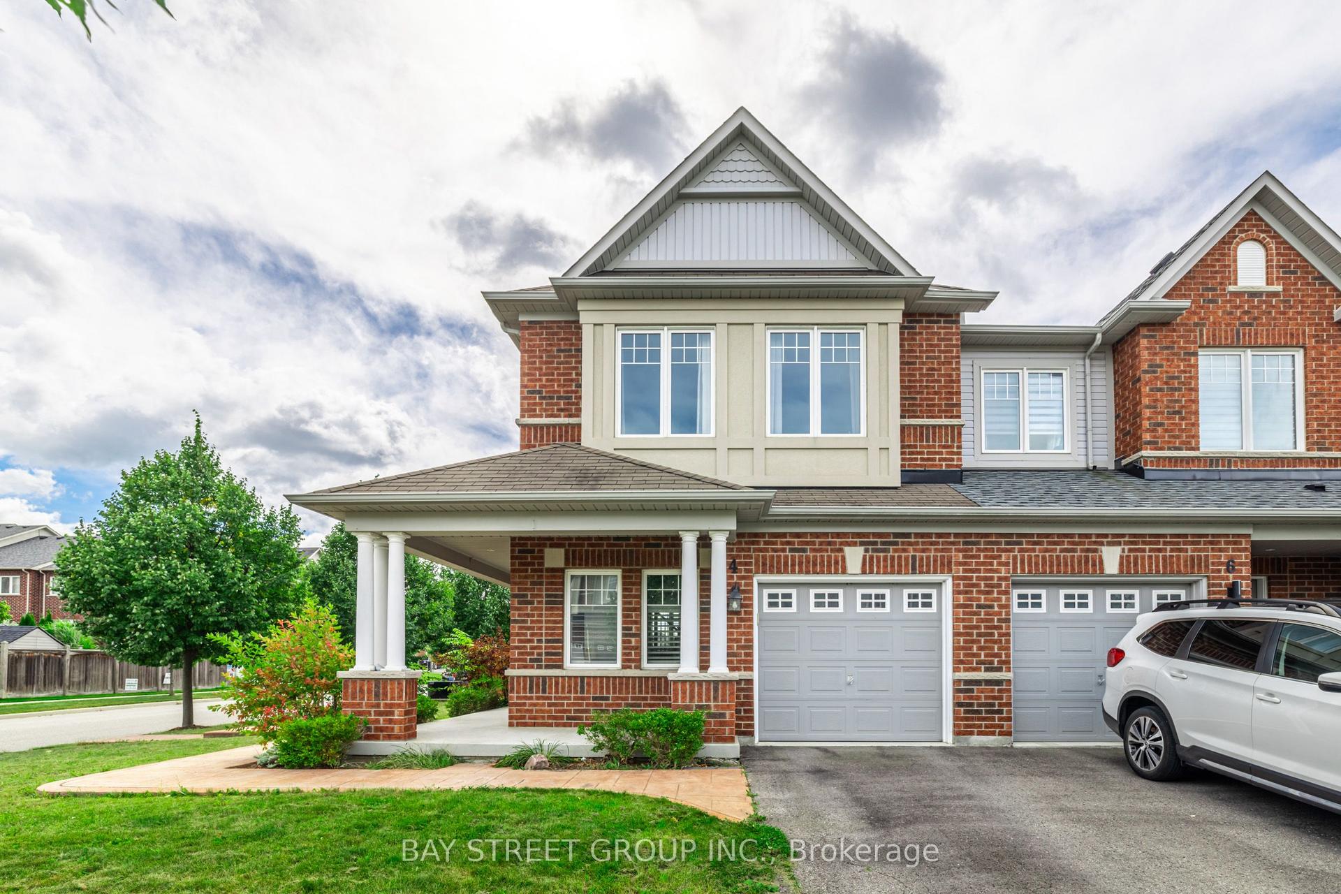 4 Courtland Crescent — photo 1