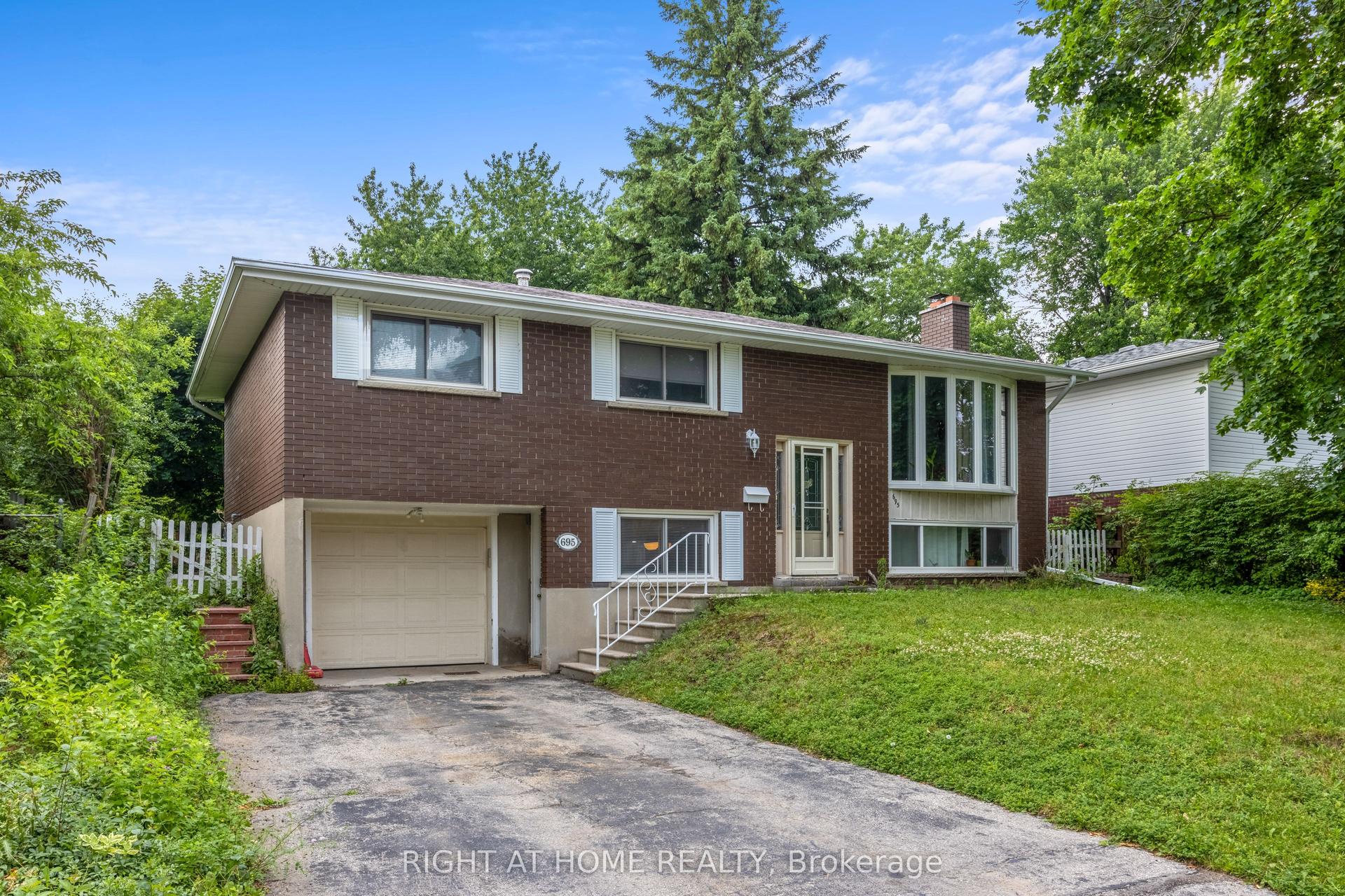 695 Glen Forrest Boulevard Upper #Upper, Waterloo — Detached for lease, photo 1