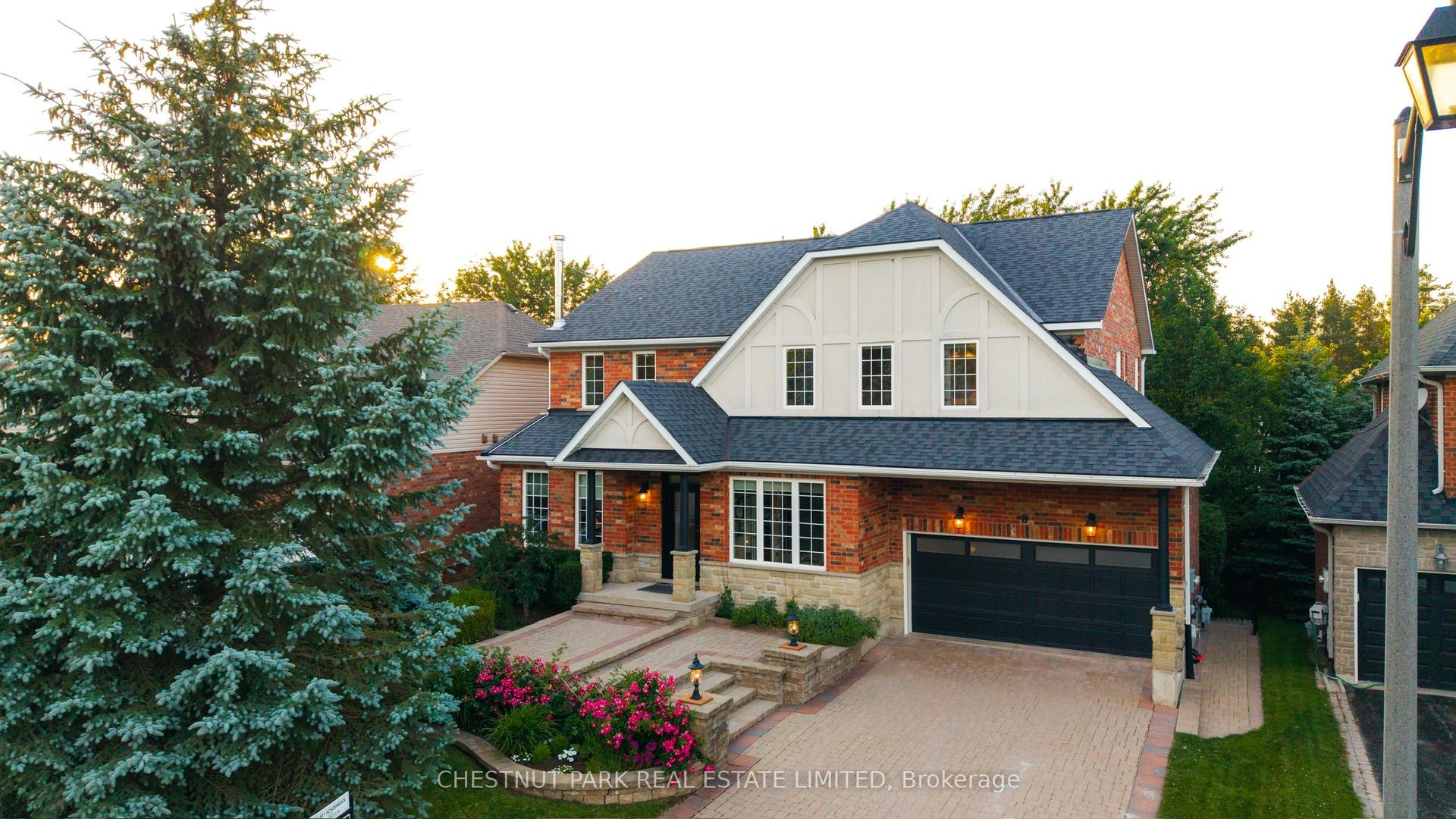 8 Cyril Richardson Court, Uxbridge — Detached for sale, photo 1